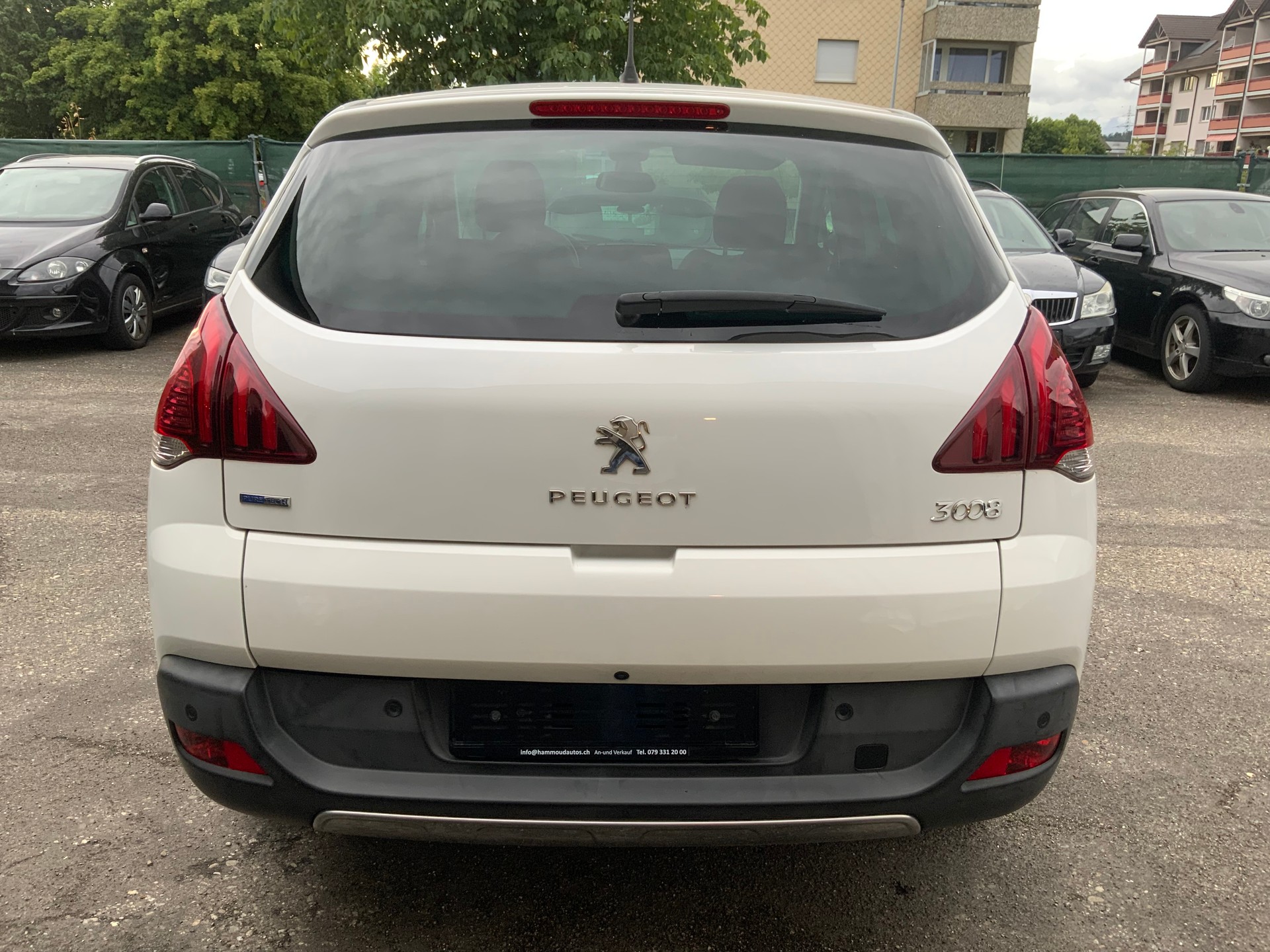 PEUGEOT 3008 1.2 Pure Tech Sensation-image-5