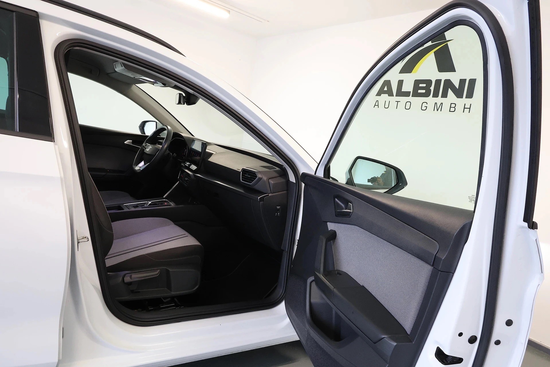 SEAT Leon ST 2.0 TDI EVO DSG Style-image-9
