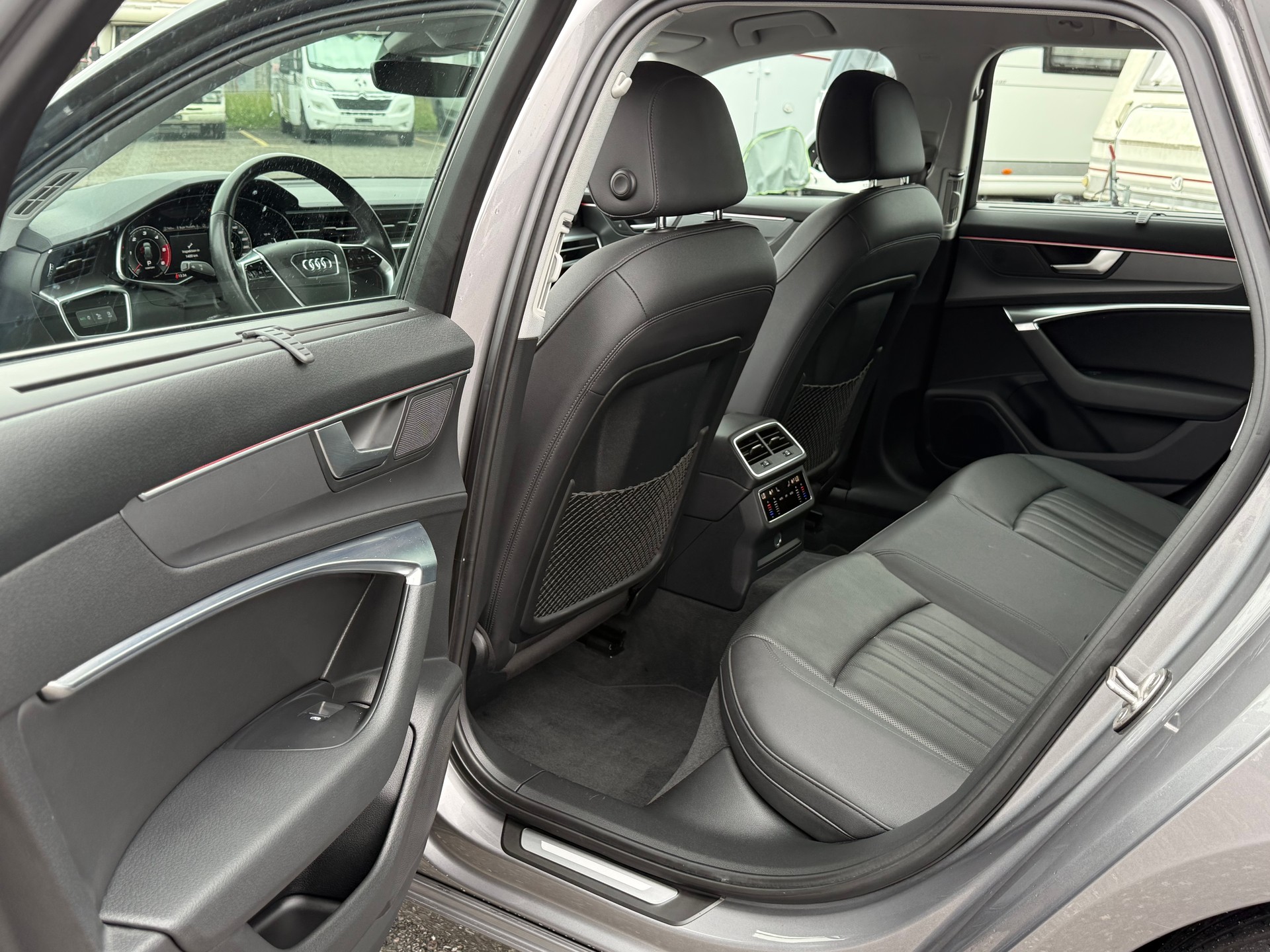 AUDI A6 Avant 40 TDI Design quattro S-tronic-image-6