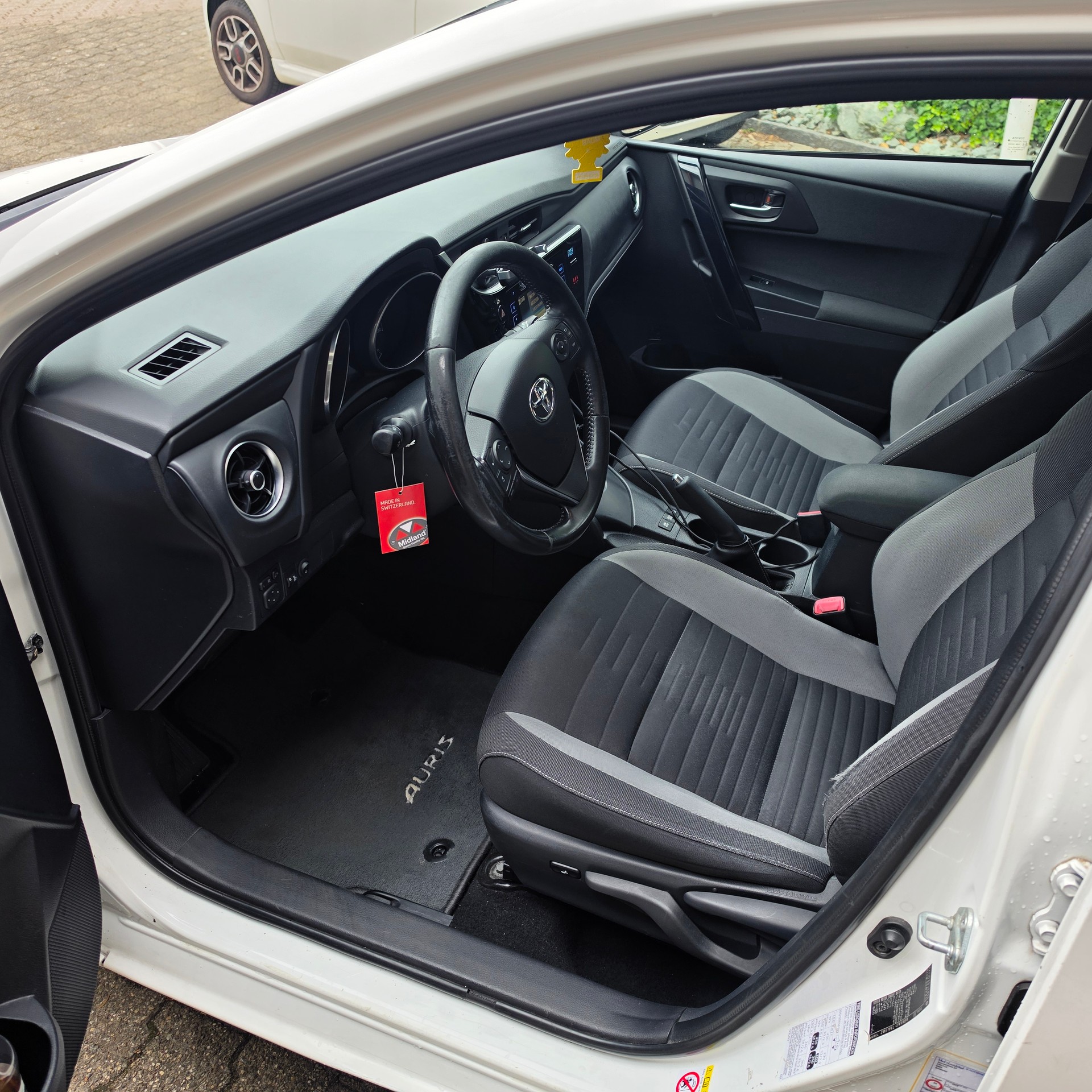 TOYOTA Auris Touring Sports 1.8 HSD Trend e-CVT-image-7