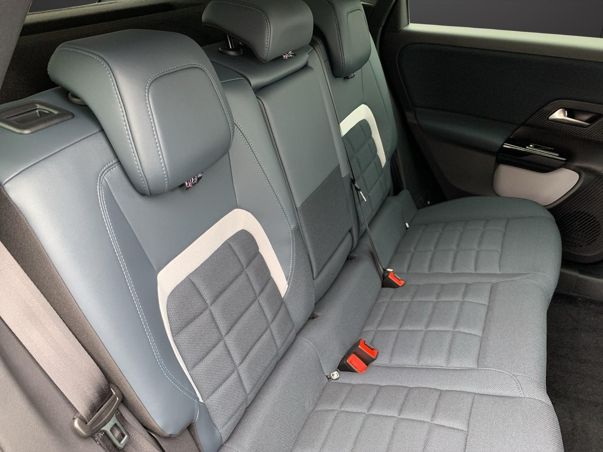 CITROEN C5 Aircross 1.2 Hybrid Plus-image-13