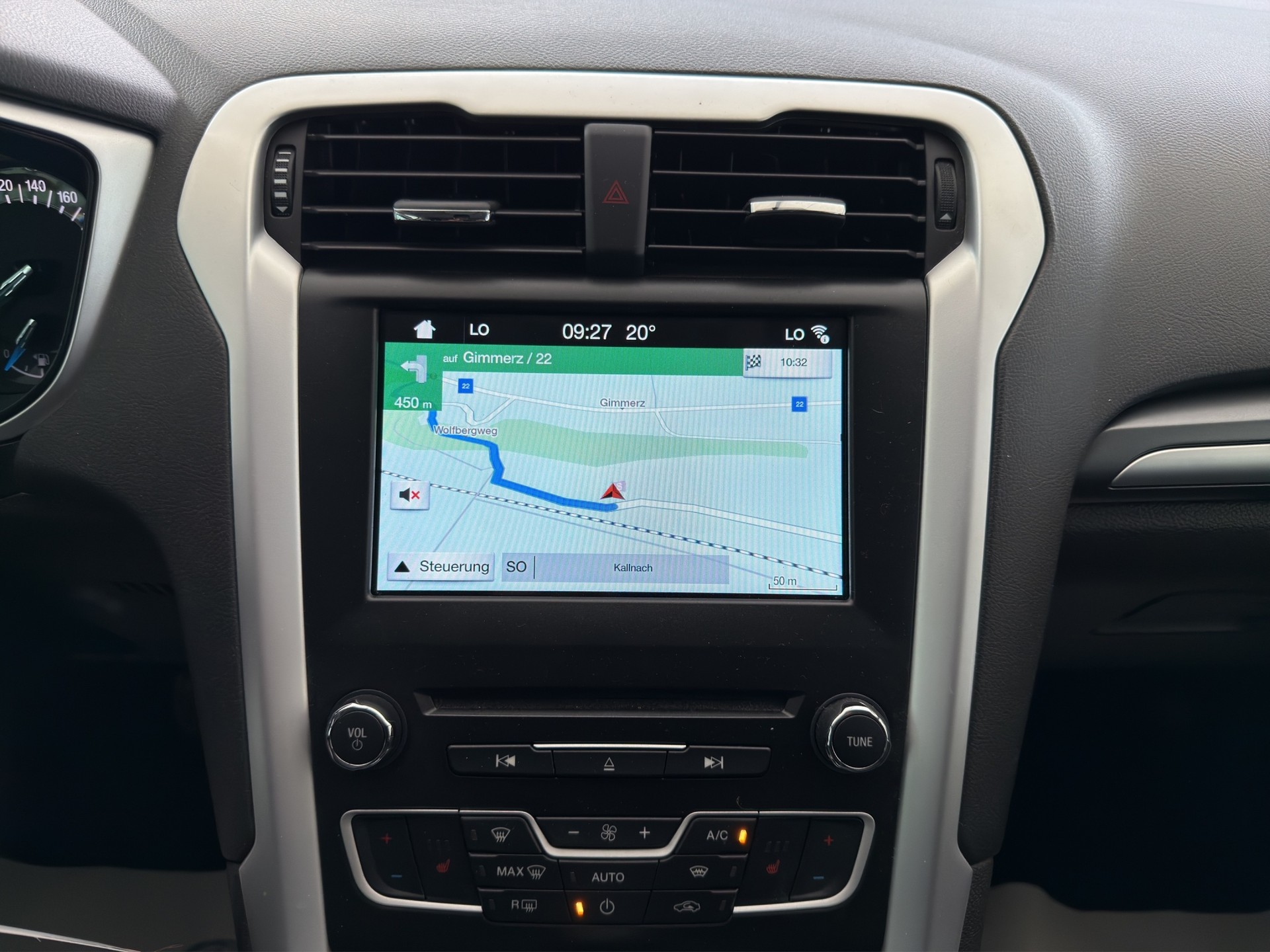 FORD Mondeo 2.0 TDCi Business Plus PowerShift-image-11