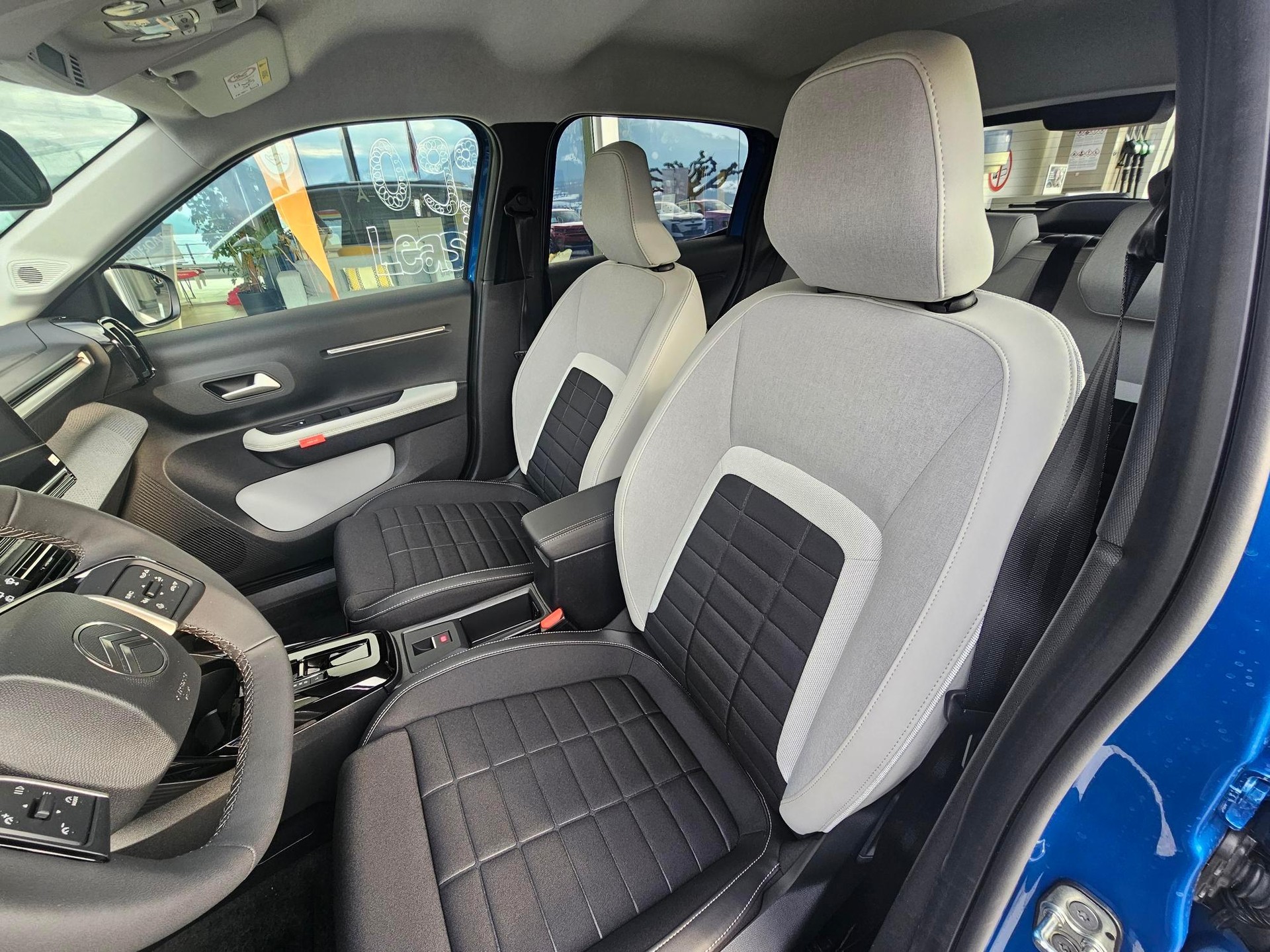 CITROEN C3 1.2 Hybrid Edition Tricolore-image-6