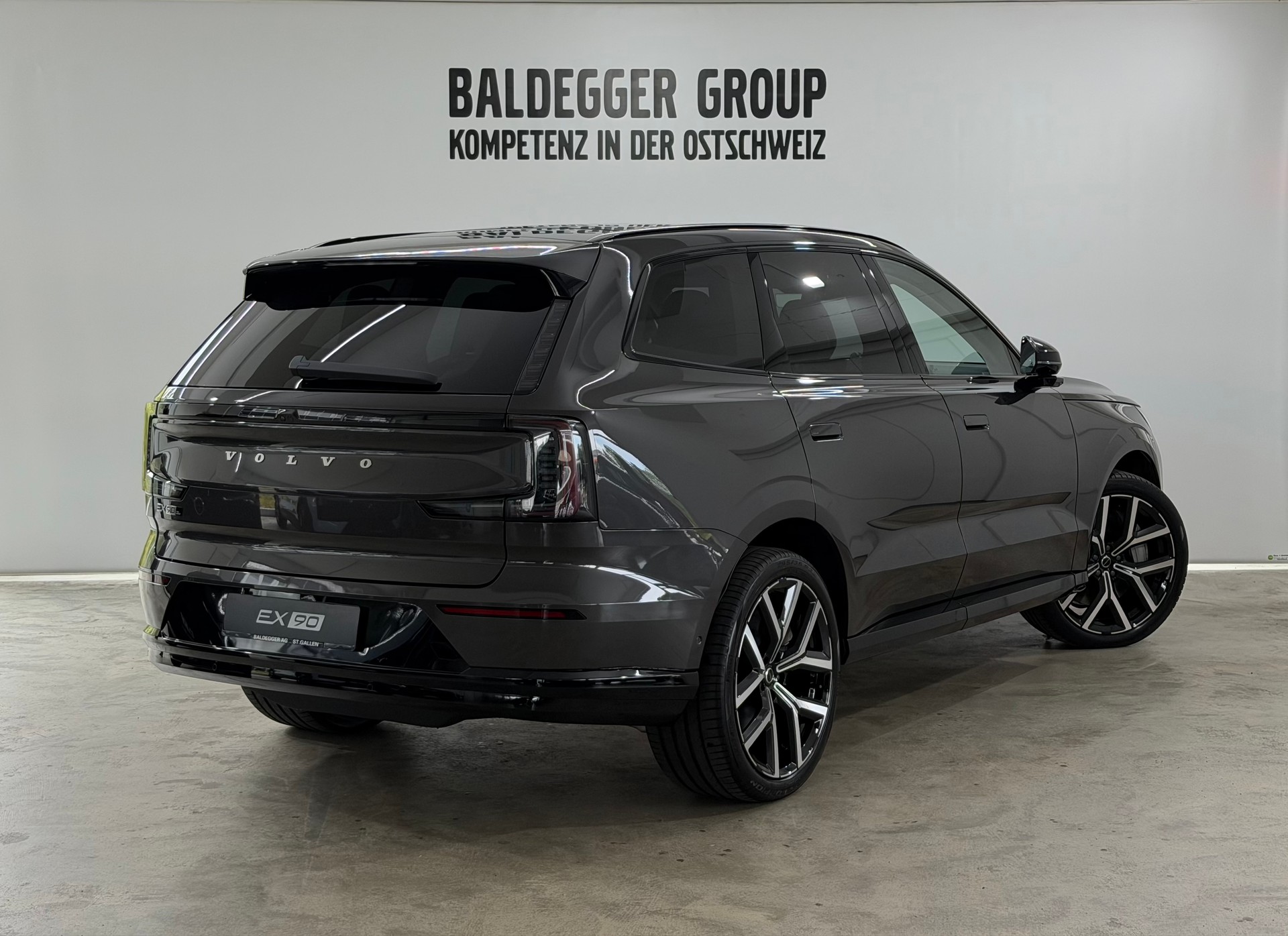 VOLVO EX90 Twin Ultra 6P. AWD-showroom-element-2