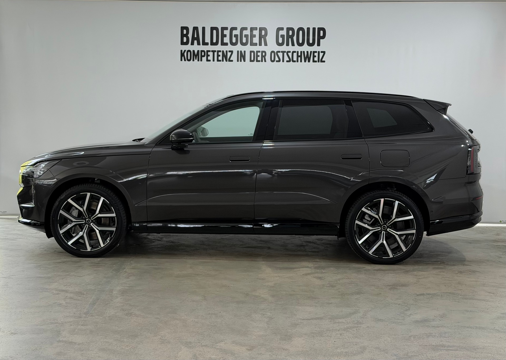 VOLVO EX90 Twin Ultra 6P. AWD-showroom-element-1