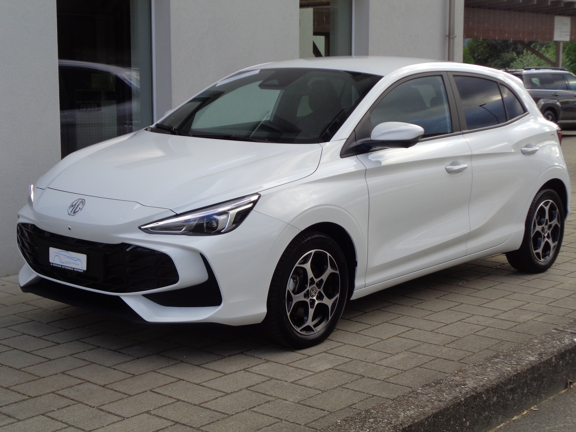 MG 3 1.5 Hybrid Luxury Aut.-showroom-element-3