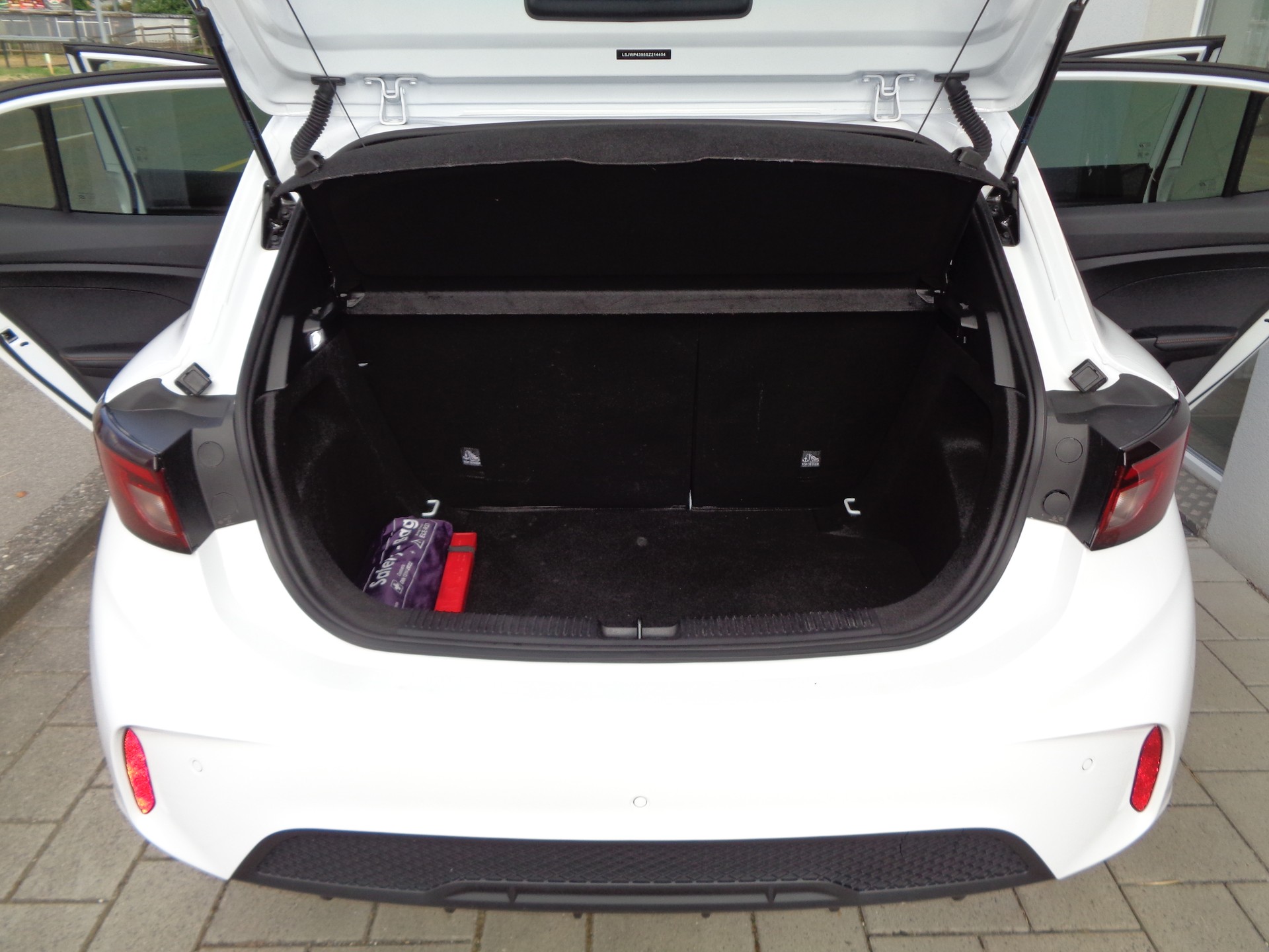 MG 3 1.5 Hybrid Luxury Aut.-image-13