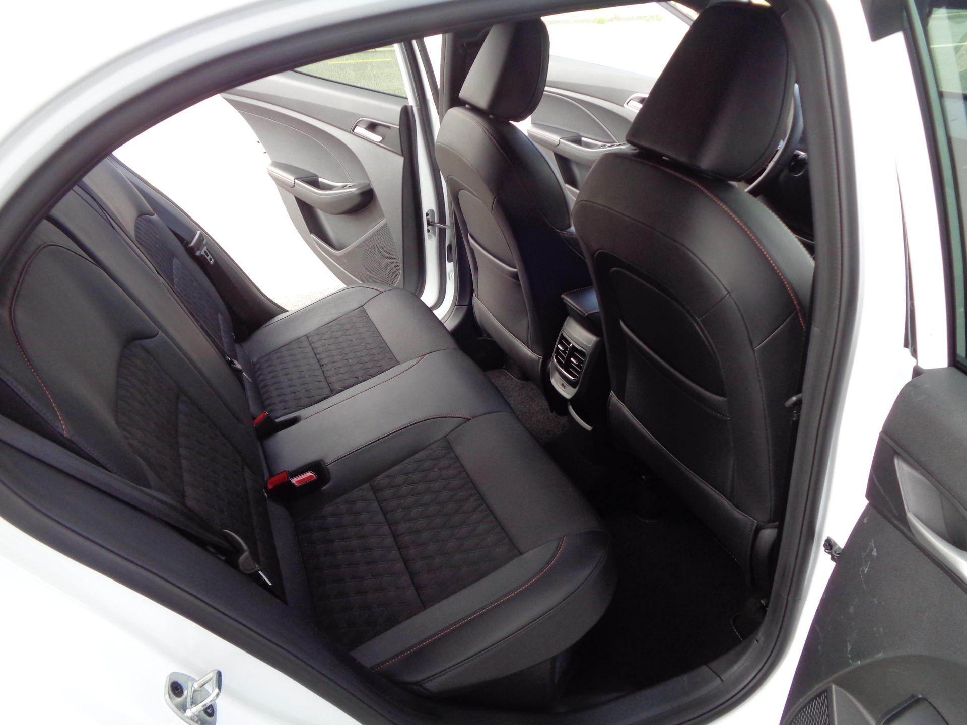 MG 3 1.5 Hybrid Luxury Aut.-image-12
