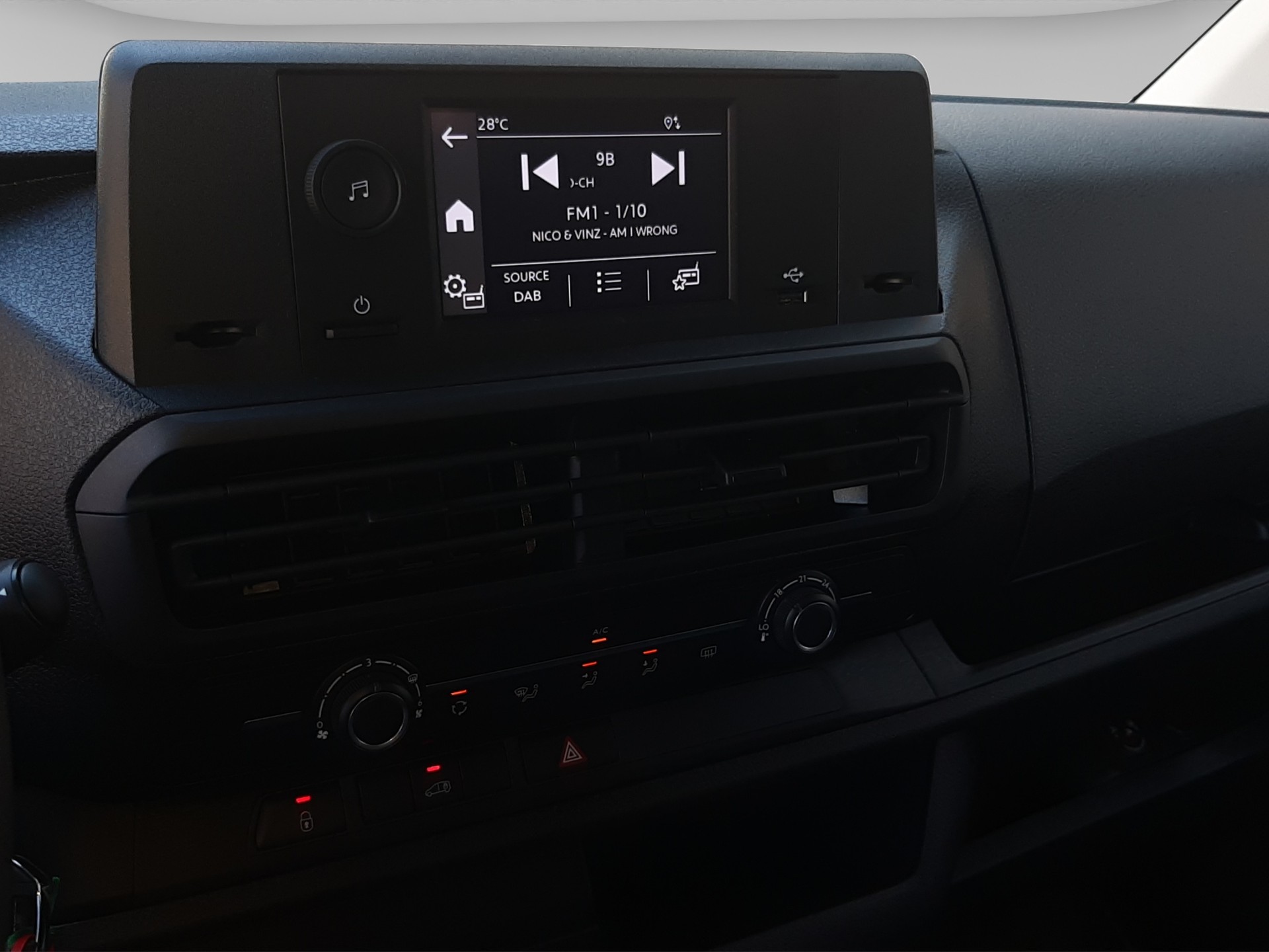 TOYOTA PROACE Van L1 1.5 D Active-image-12