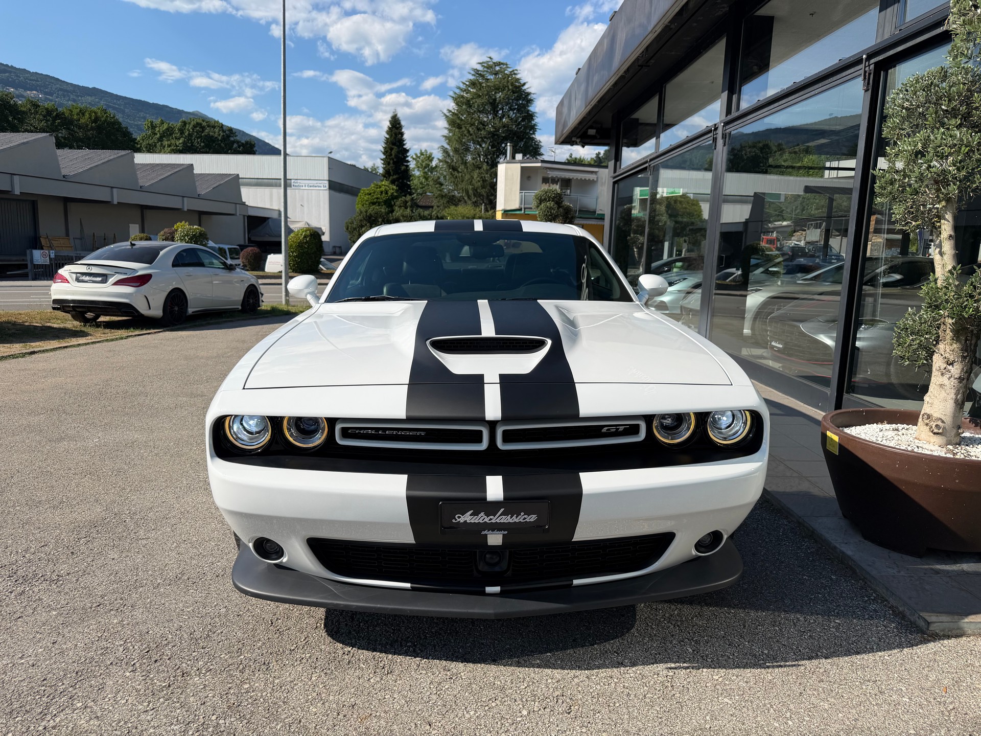 DODGE Challenger-showroom-element-1