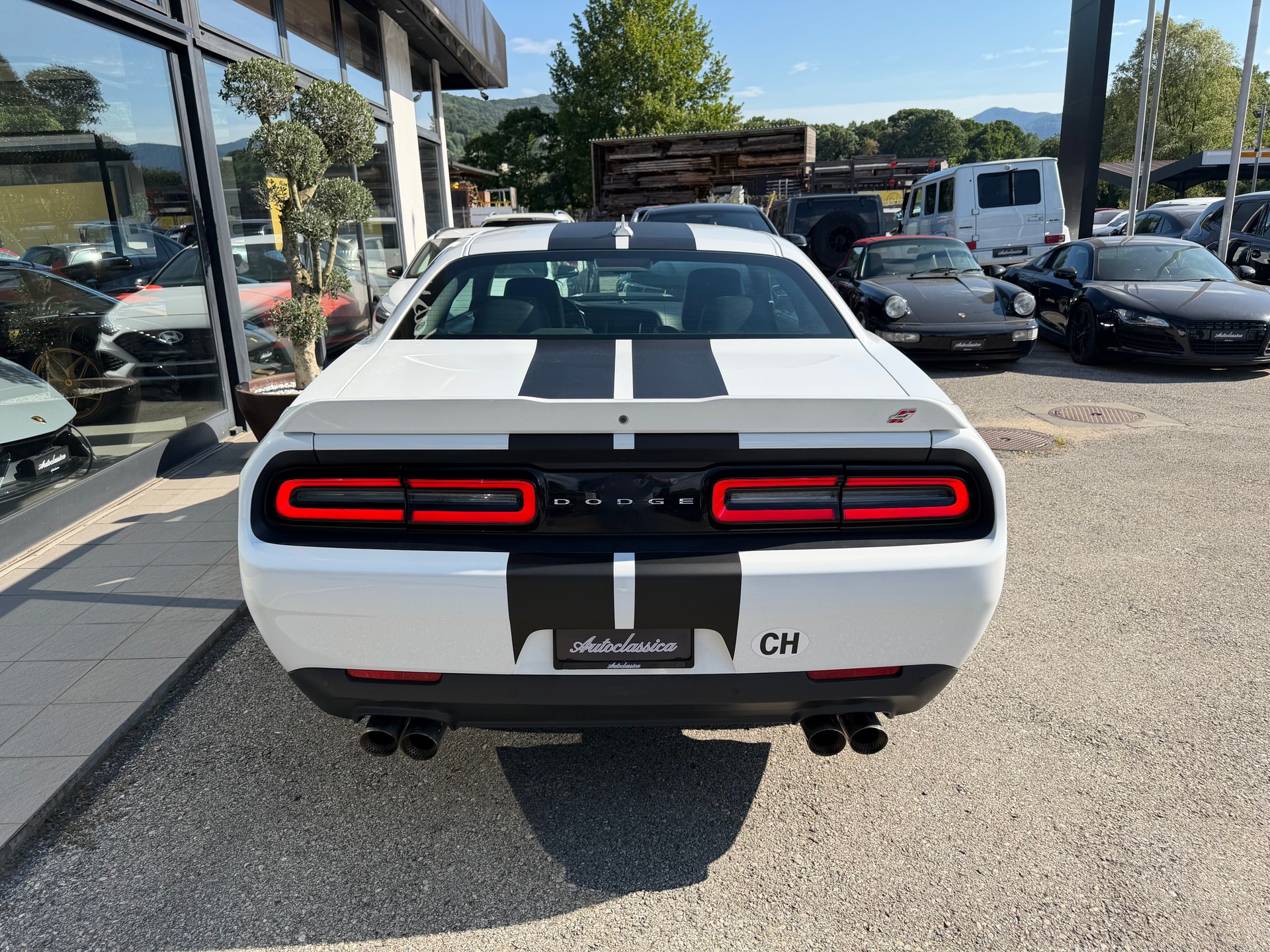 DODGE Challenger-showroom-element-2