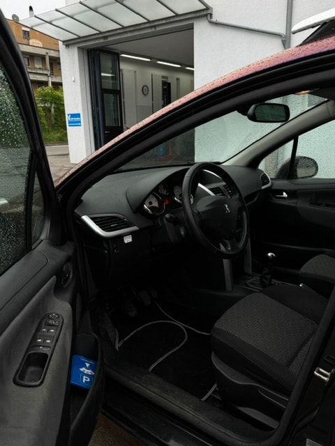 PEUGEOT 207 SW 1.6 16V Active-showroom-element-2
