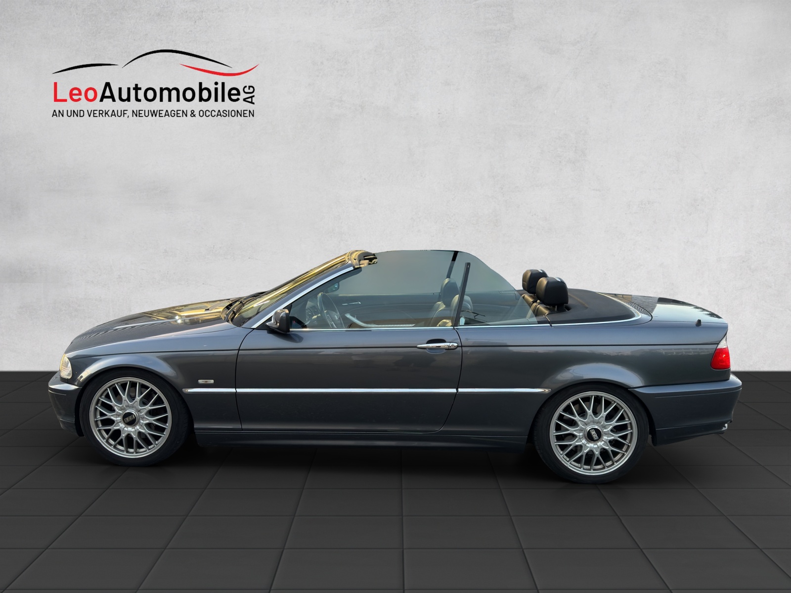 BMW 330Ci Cabriolet-showroom-element-1