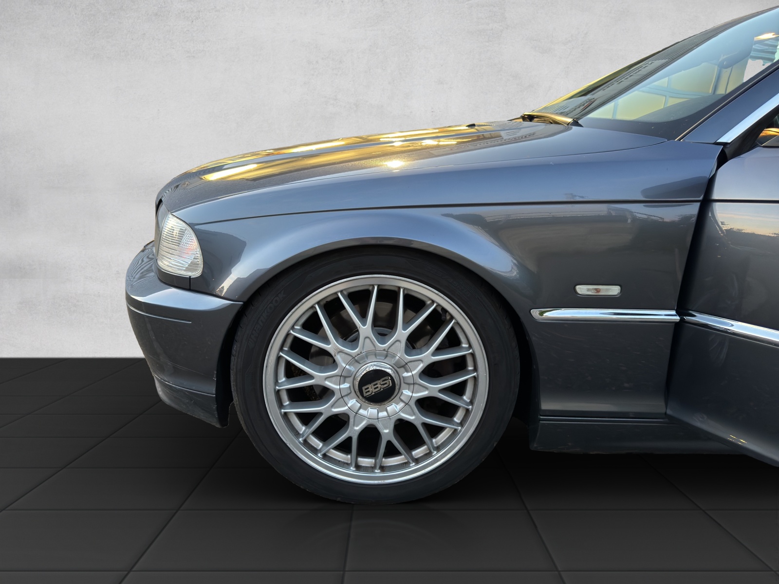 BMW 330Ci Cabriolet-image-19