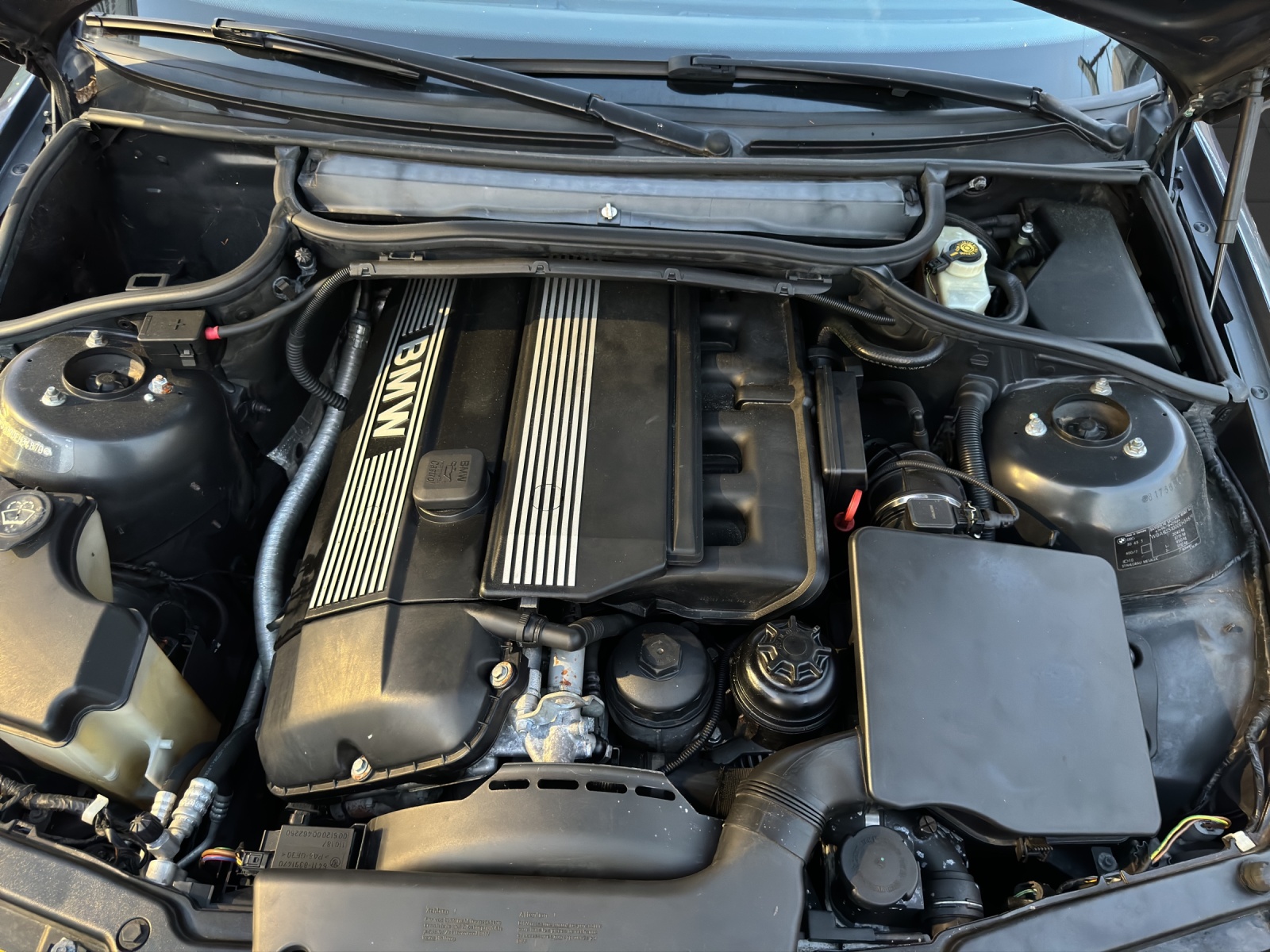 BMW 330Ci Cabriolet-image-18