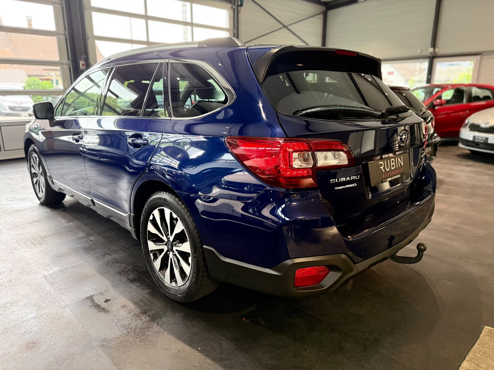 SUBARU Outback 2.0D Luxury AWD Lineartronic-showroom-element-2