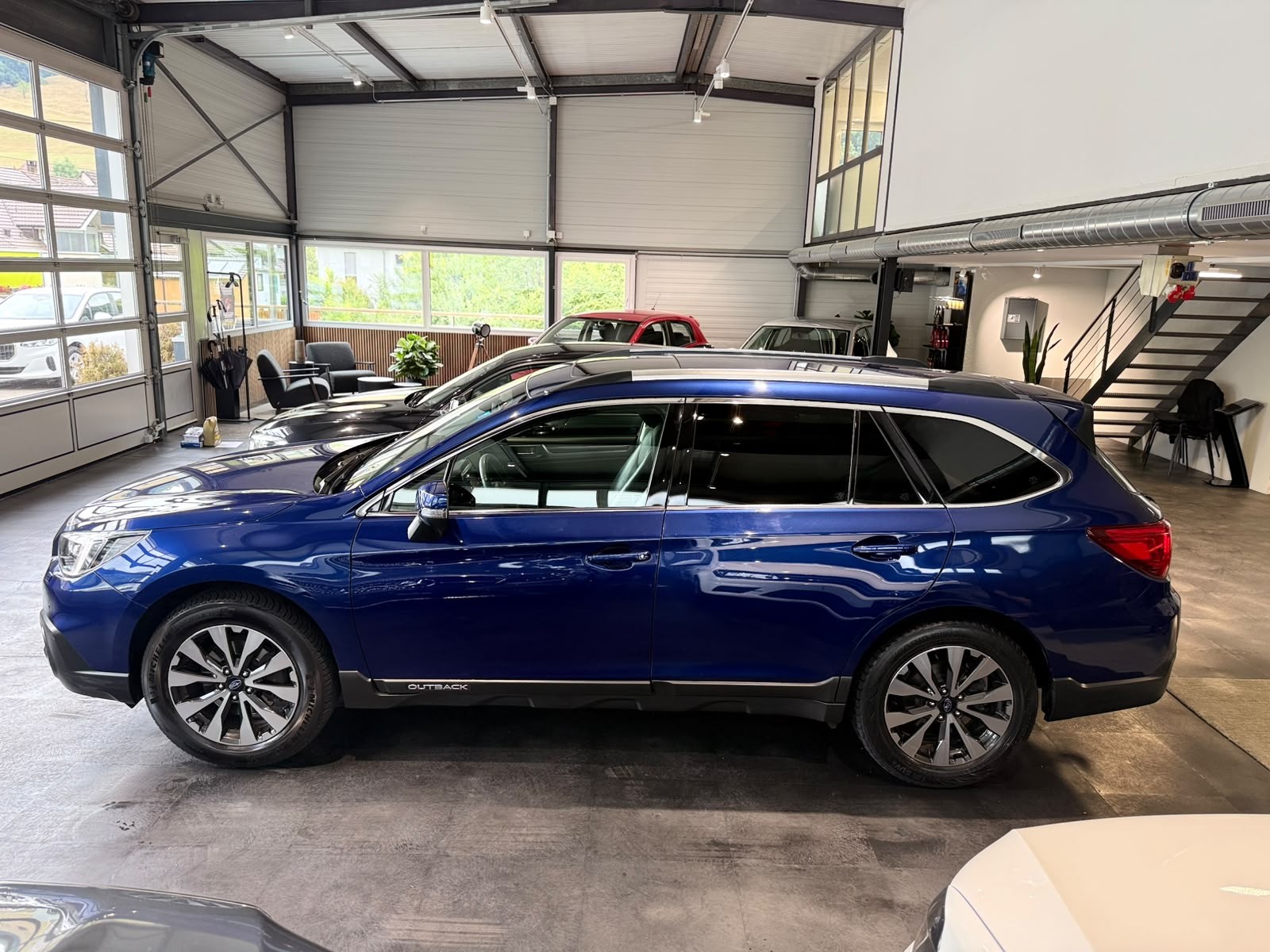 SUBARU Outback 2.0D Luxury AWD Lineartronic-showroom-element-1