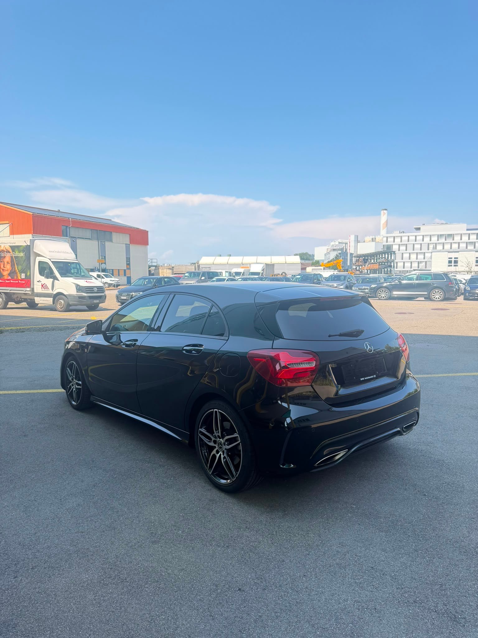 MERCEDES-BENZ A 220 AMG Line 4Matic 7G-DCT-image-4