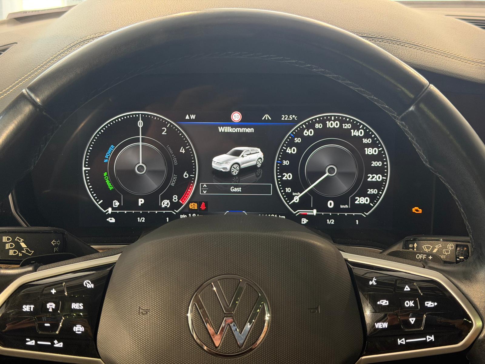 VW Touareg 3.0 V6 TSI PHEV Atmosphere, 340 PS-image-8
