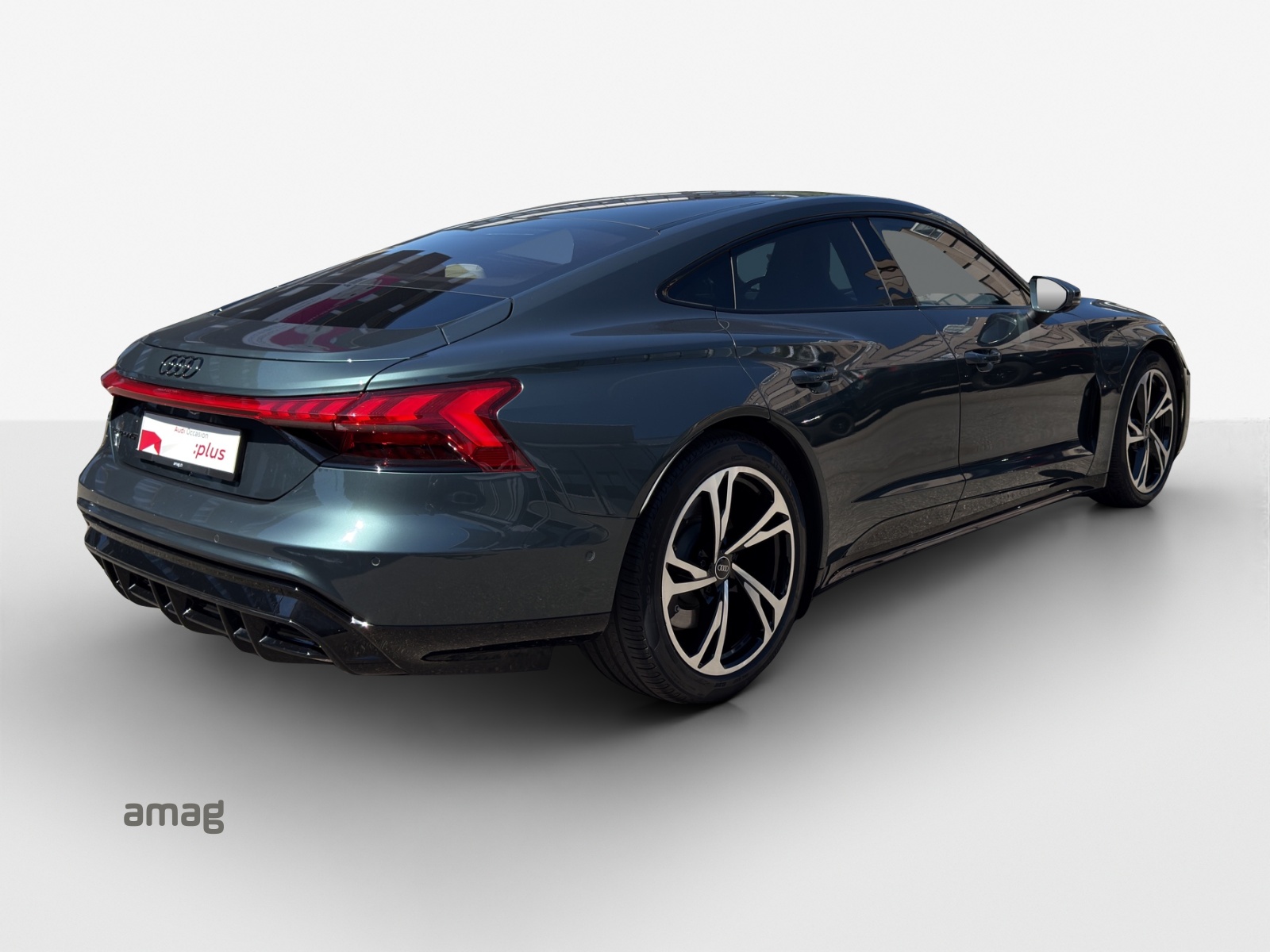 AUDI e-tron GT quattro-image-5
