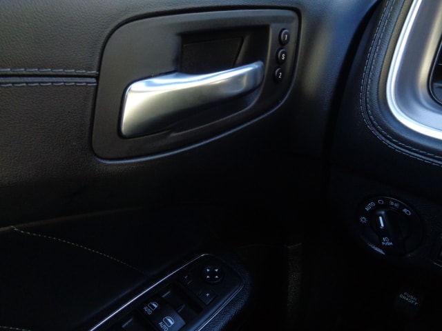 DODGE Charger-image-10