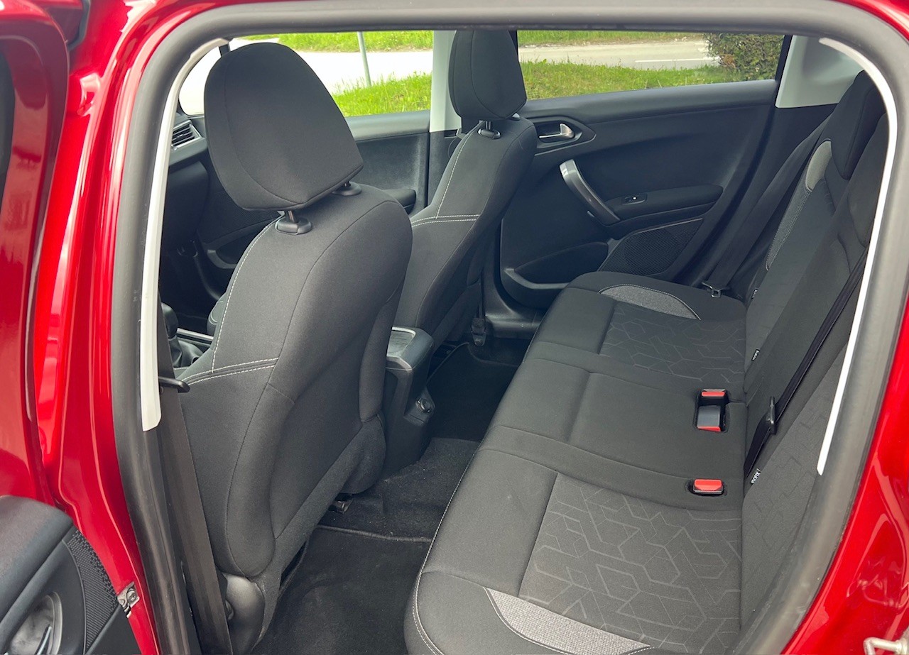 PEUGEOT 2008 1.2 PureTech Active-image-8