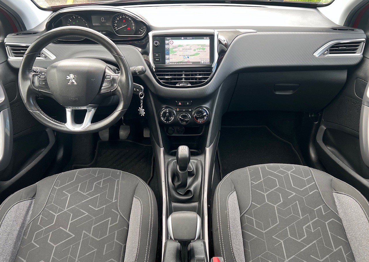 PEUGEOT 2008 1.2 PureTech Active-image-9