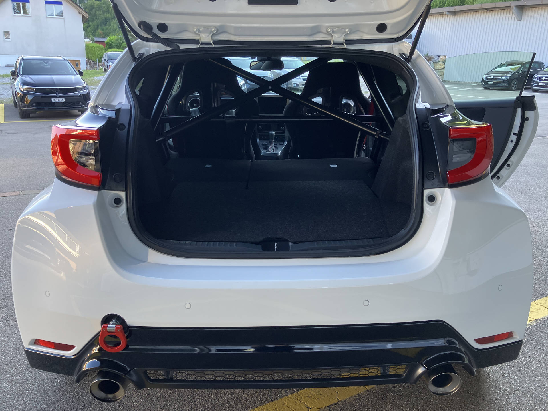 TOYOTA Yaris 1.6 GR Sport A-image-6