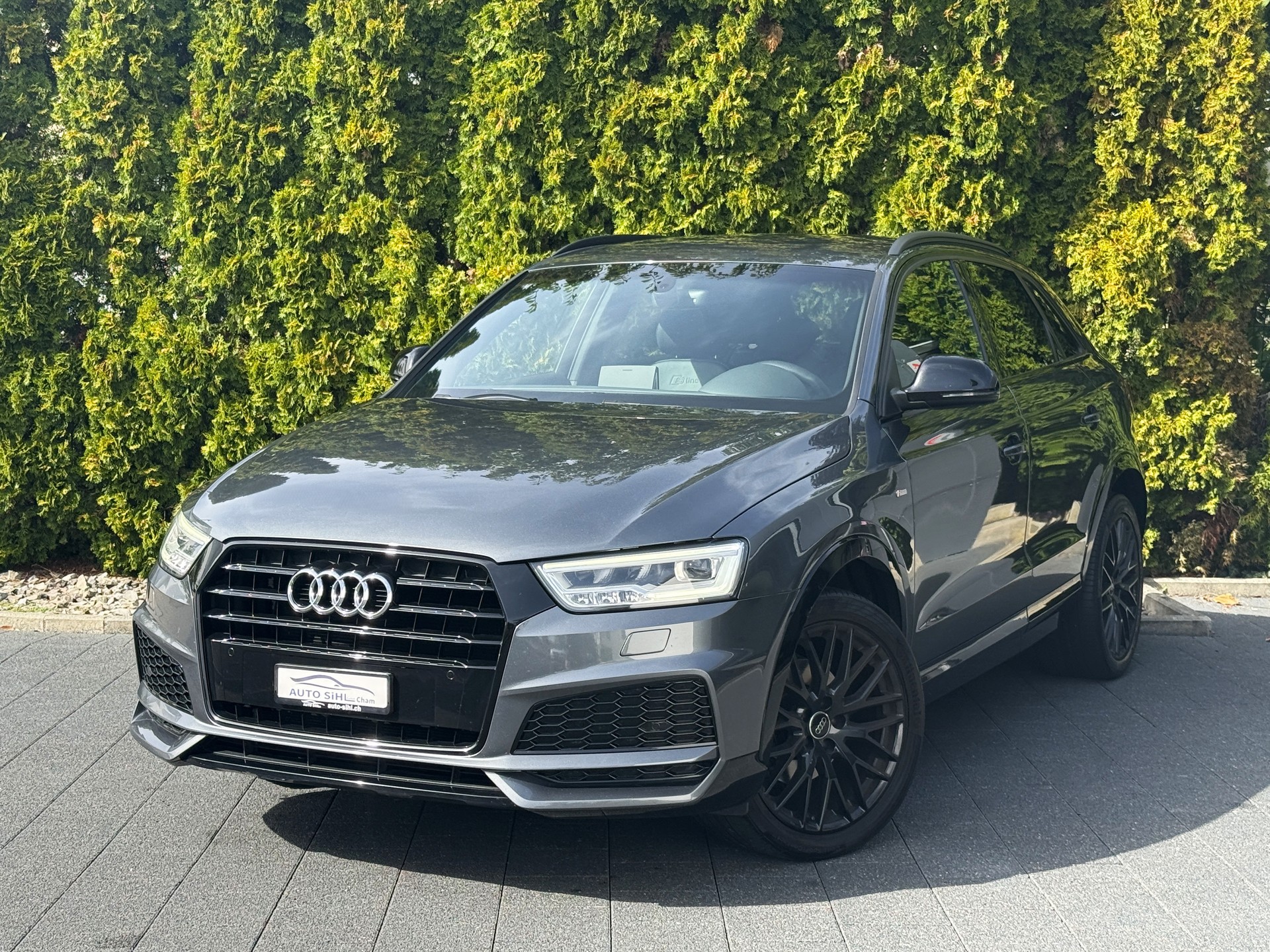 AUDI Q3 1.4 TFSI sport S-tronic / Frisch ab MFK-showroom-element-2