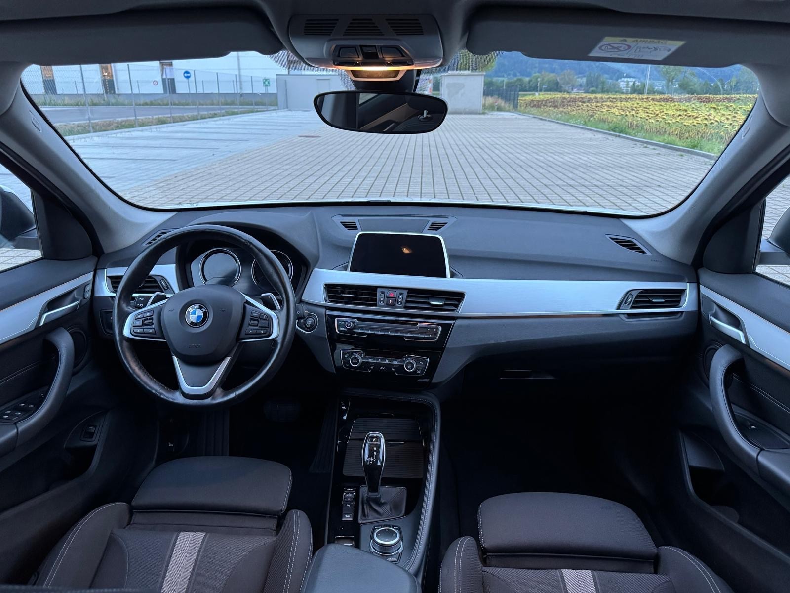 BMW X1 xDrive 18d Steptronic-showroom-element-3
