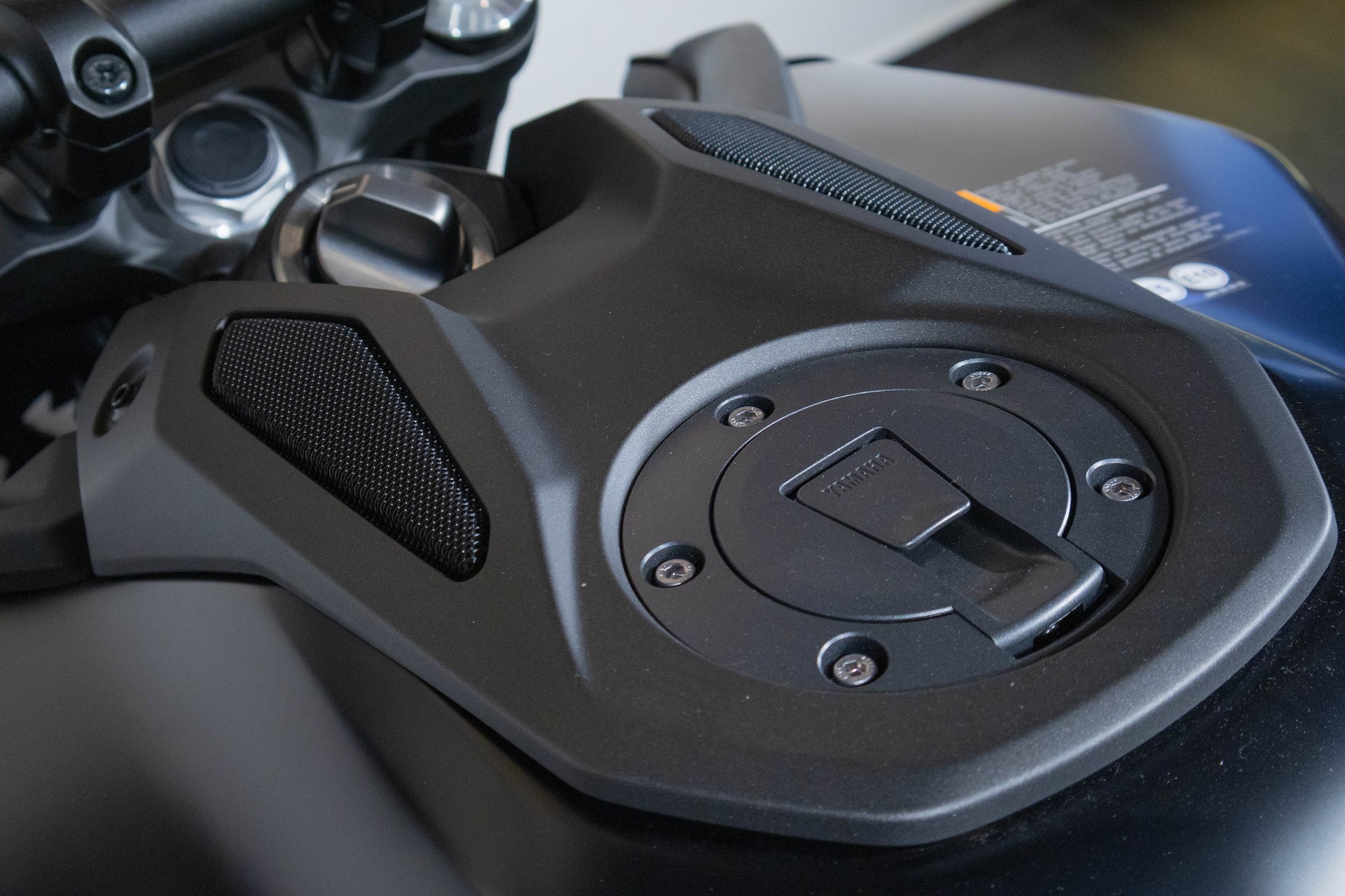 YAMAHA MT-09 Y-AMT-image-12