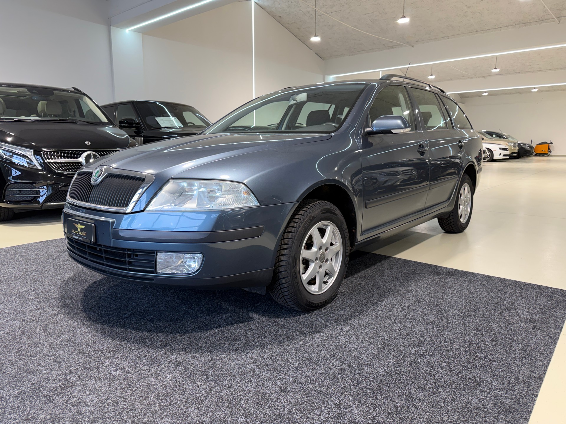 SKODA Octavia 1.9 TDI Adventure 4x4-showroom-element-1