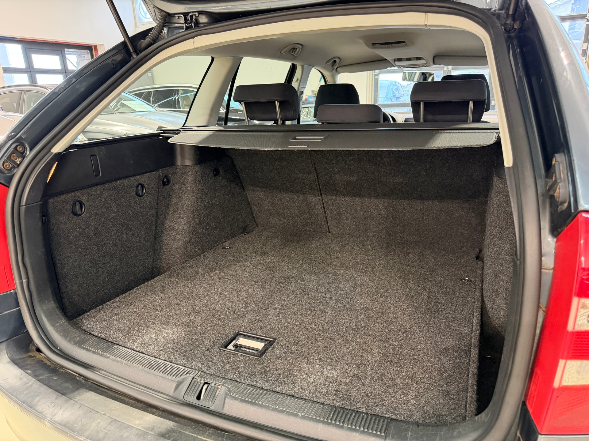 SKODA Octavia 1.9 TDI Adventure 4x4-image-6