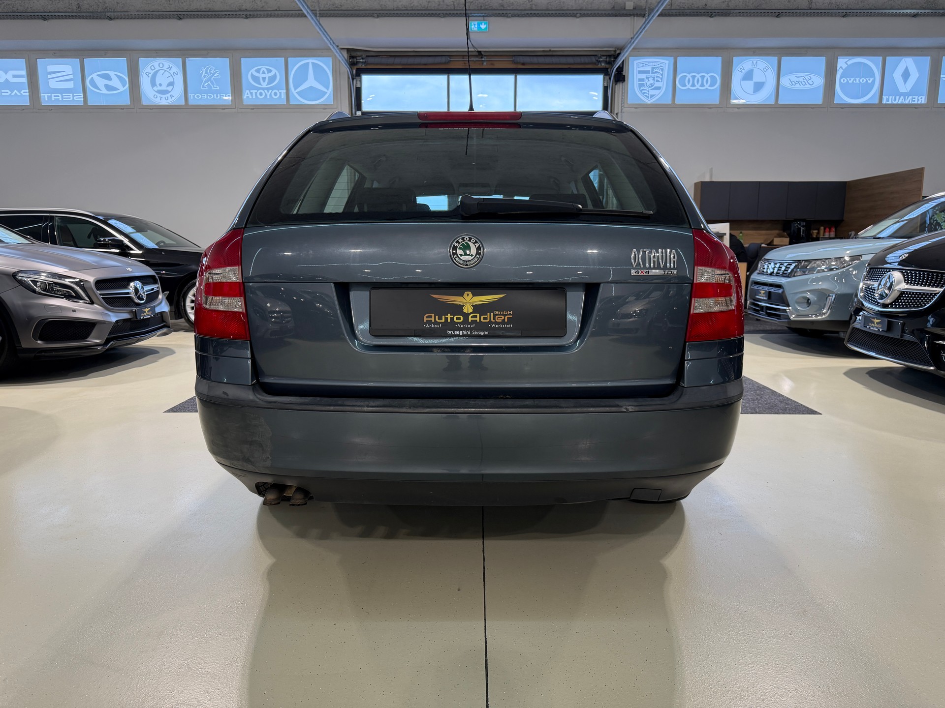 SKODA Octavia 1.9 TDI Adventure 4x4-image-5