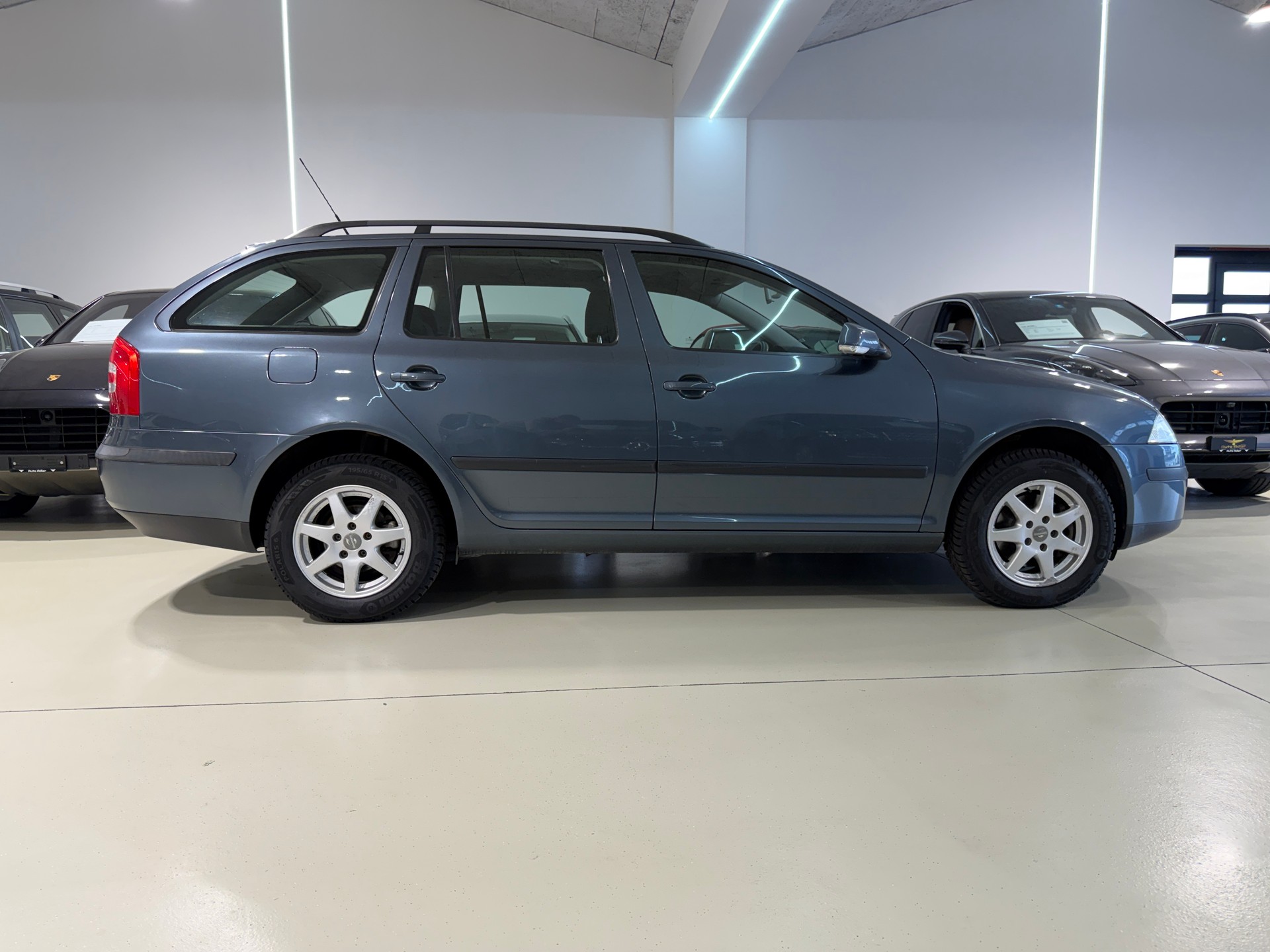 SKODA Octavia 1.9 TDI Adventure 4x4-image-18