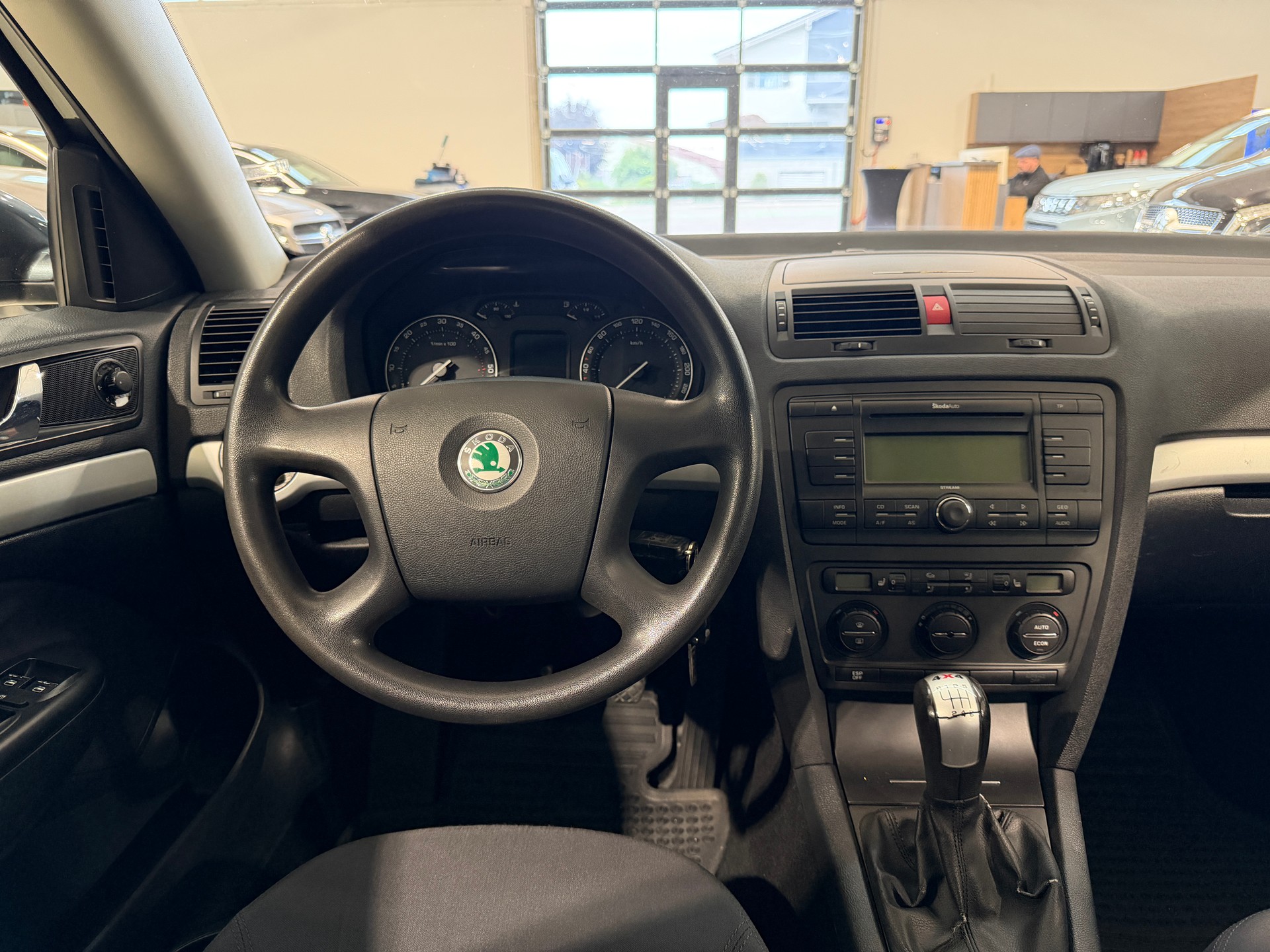 SKODA Octavia 1.9 TDI Adventure 4x4-image-12
