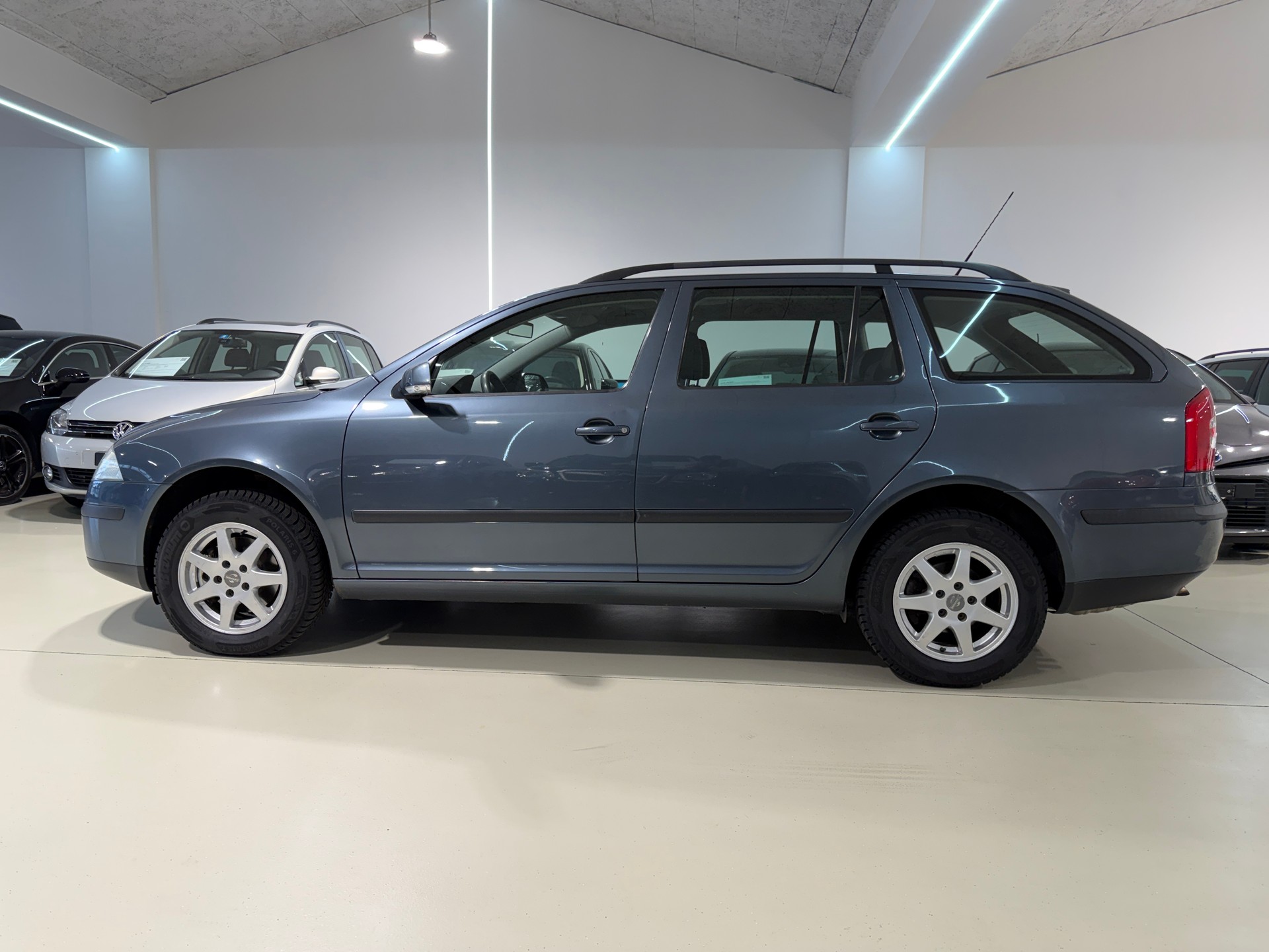 SKODA Octavia 1.9 TDI Adventure 4x4-image-17