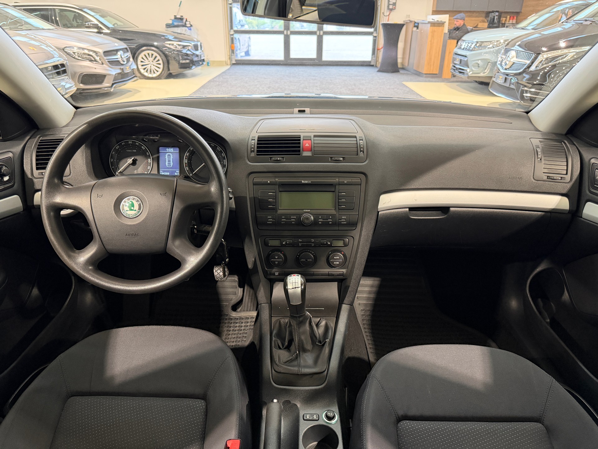 SKODA Octavia 1.9 TDI Adventure 4x4-image-11