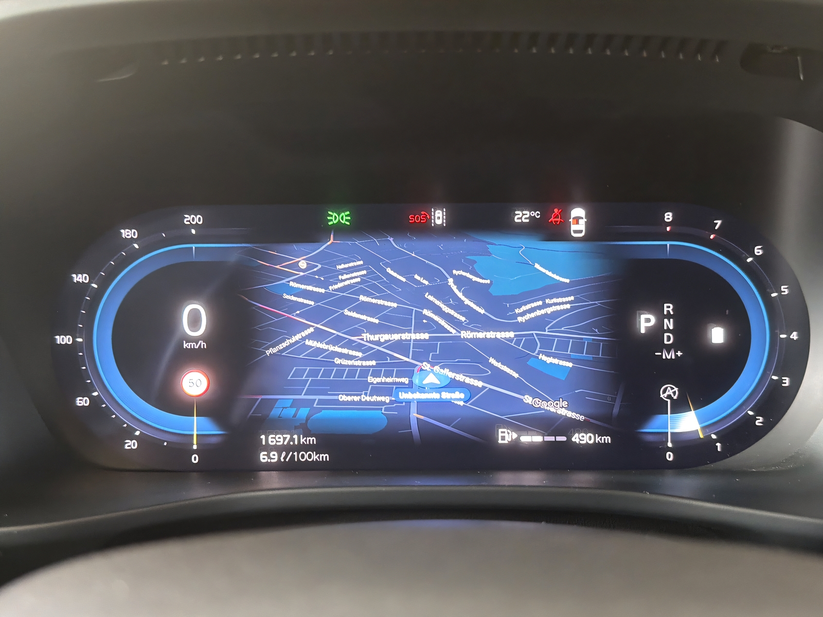 VOLVO XC40 B3 Benzin Mild Hybrid Plus Dark DCT-image-10