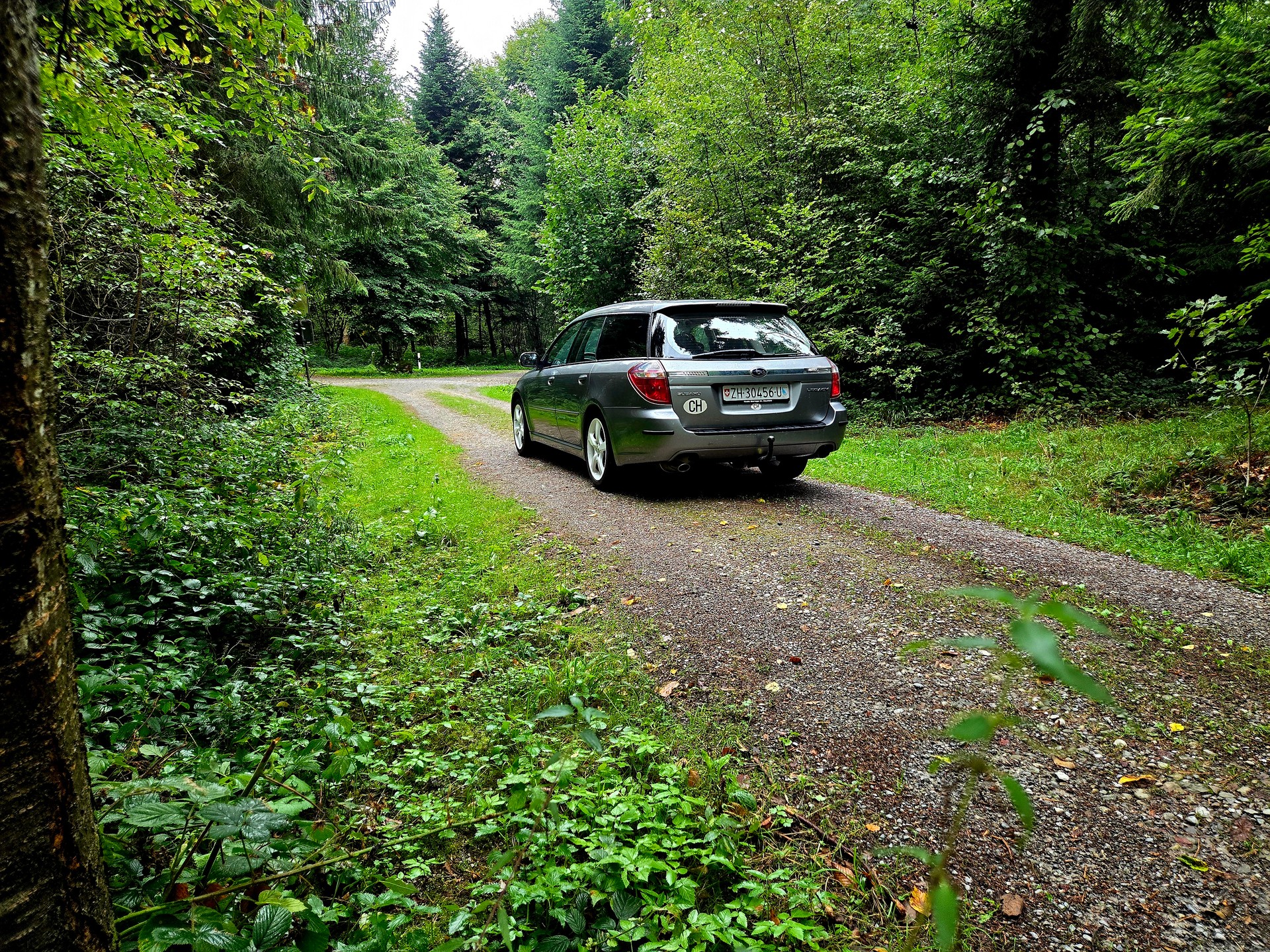 SUBARU Legacy 2.0R AWD Swiss-image-5