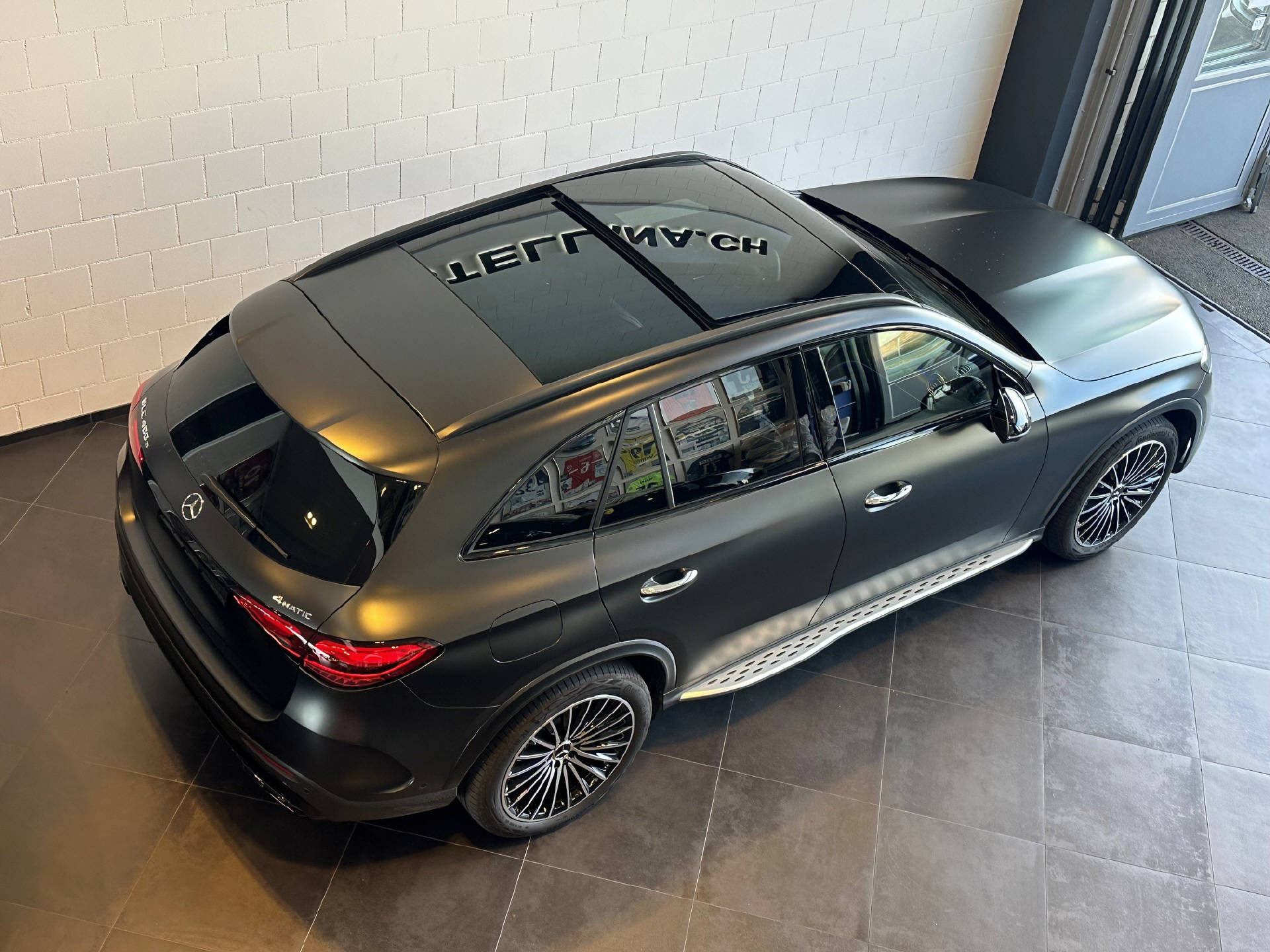 MERCEDES-BENZ GLC 400 e AMG Line 4matic-showroom-element-3