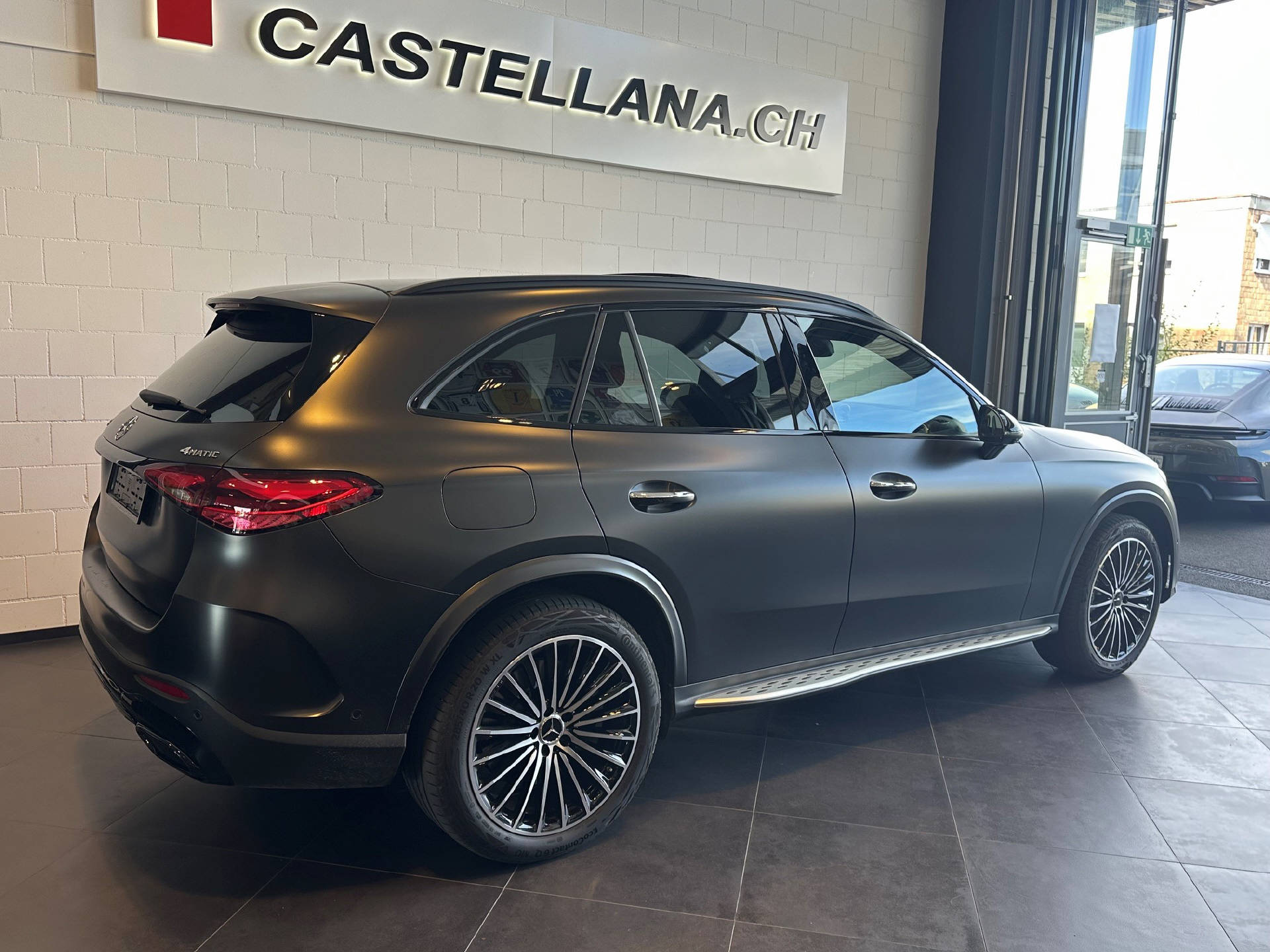 MERCEDES-BENZ GLC 400 e AMG Line 4matic-showroom-element-2