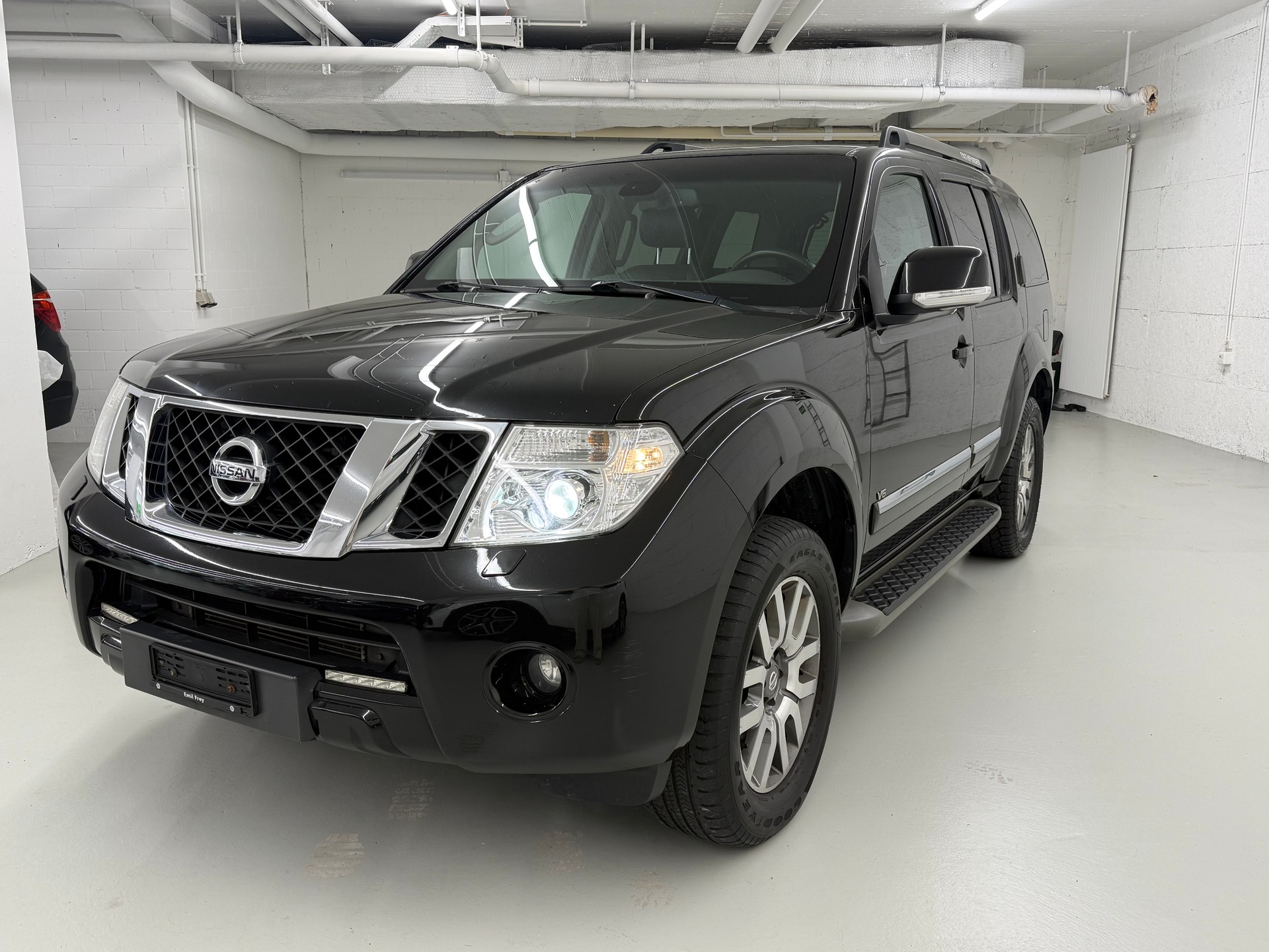 NISSAN Pathfinder 3.0 dCi LE Automatic-showroom-element-2