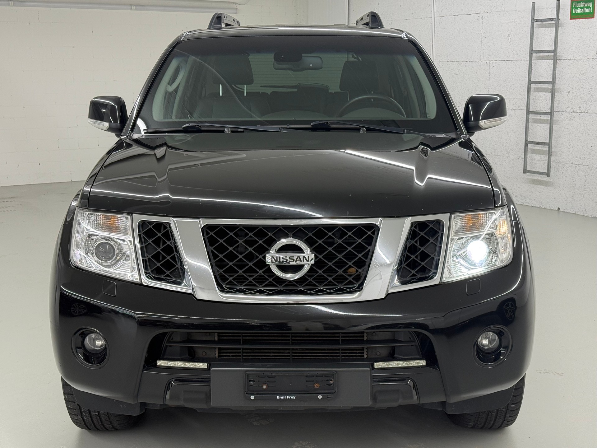 NISSAN Pathfinder 3.0 dCi LE Automatic-showroom-element-1