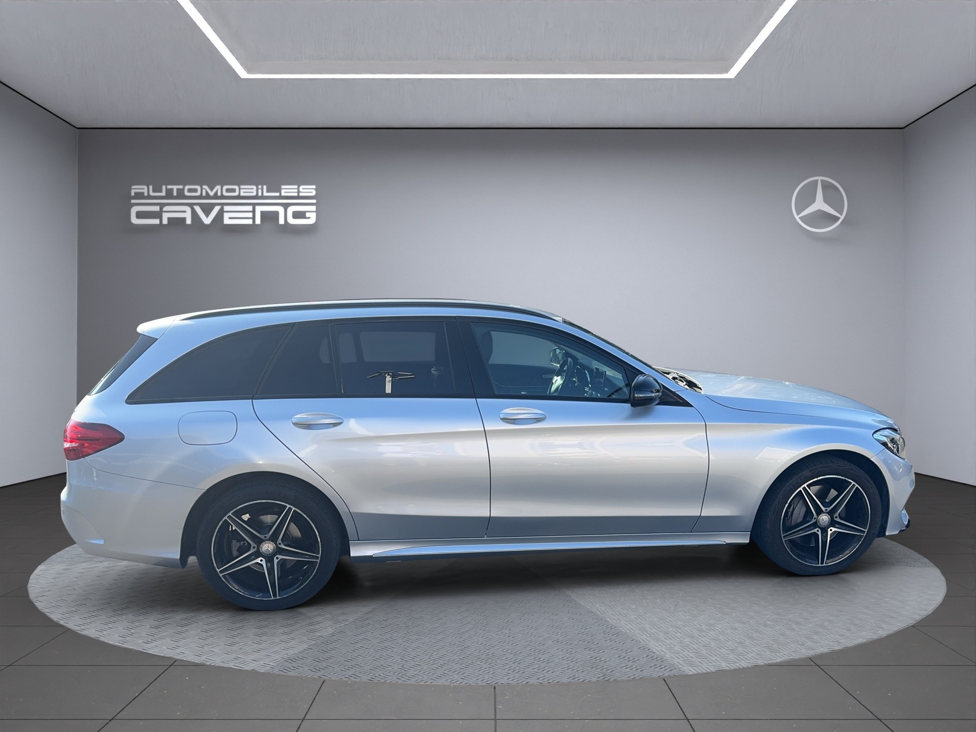 MERCEDES-BENZ C 250 d AMG Line 4Matic 9G-Tronic-image-5