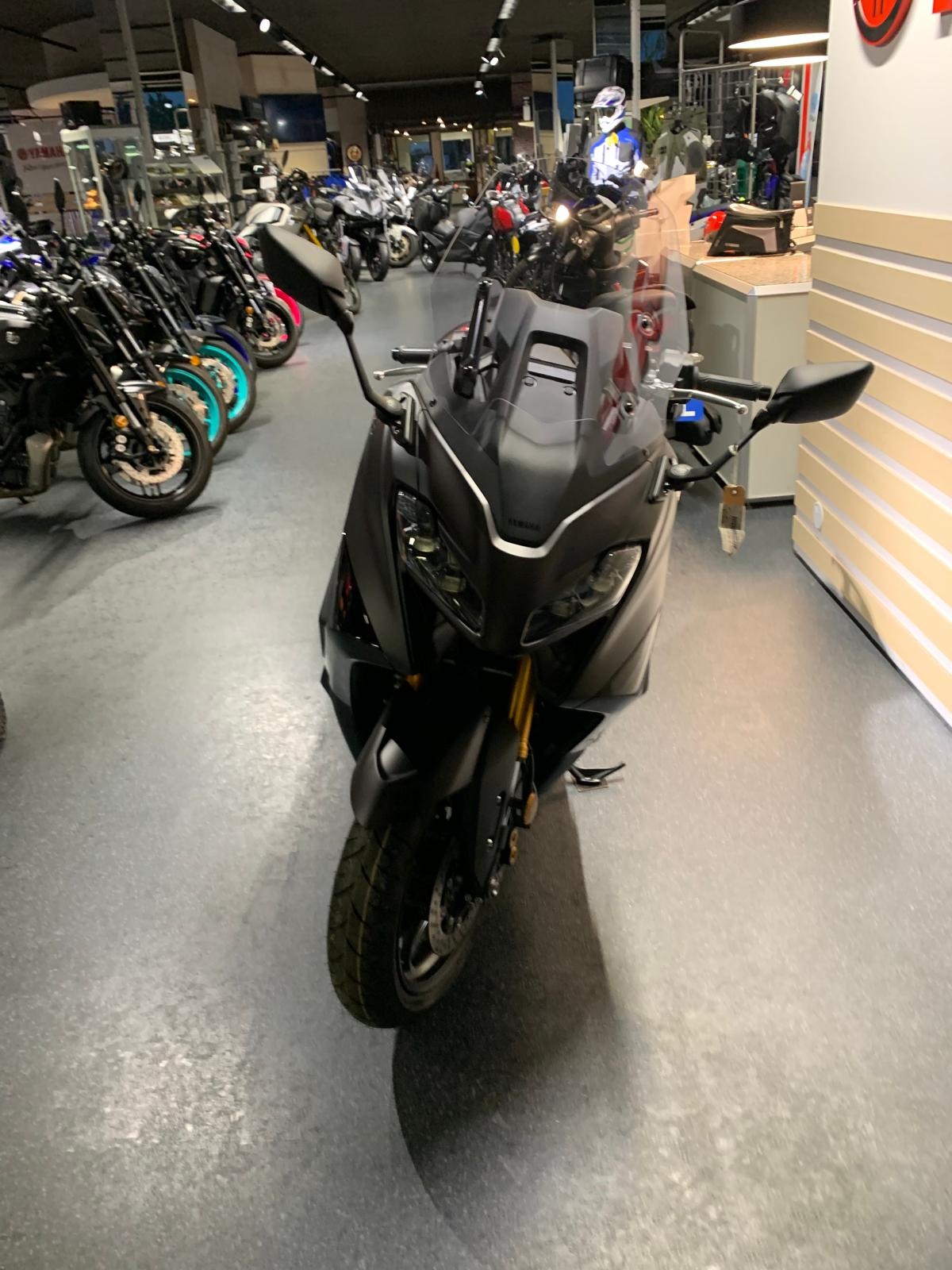 YAMAHA T-MAX Tech-Max XP 560-image-1