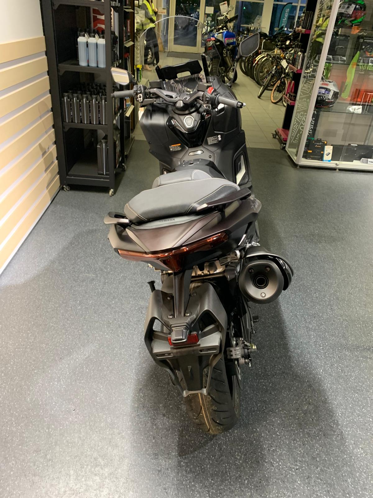 YAMAHA T-MAX Tech-Max XP 560-image-2