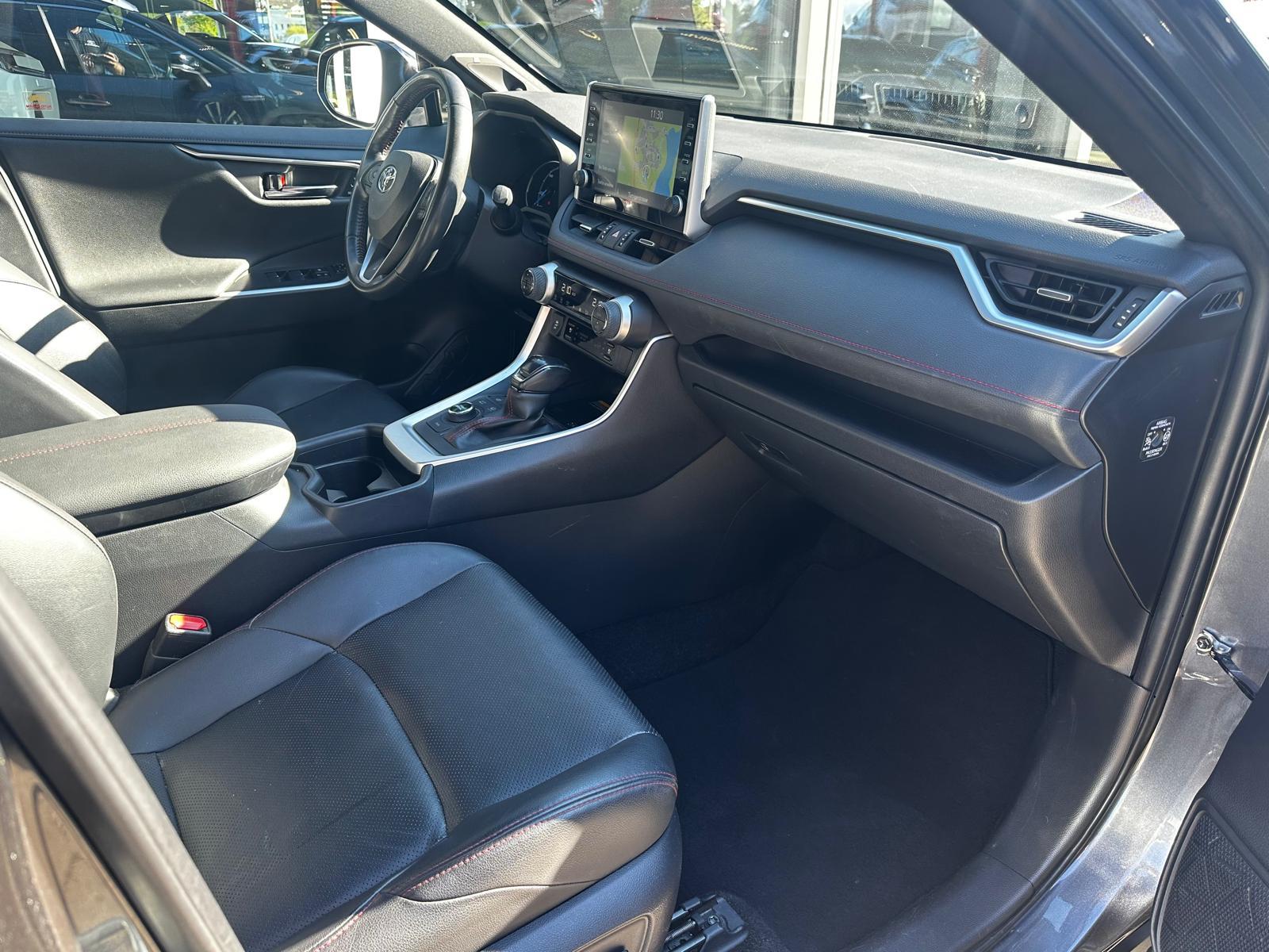TOYOTA RAV4 2.5 Plug-In-Hybrid Platinum-image-12