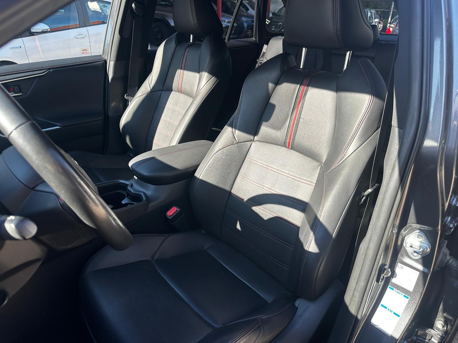 TOYOTA RAV4 2.5 Plug-In-Hybrid Platinum-image-8