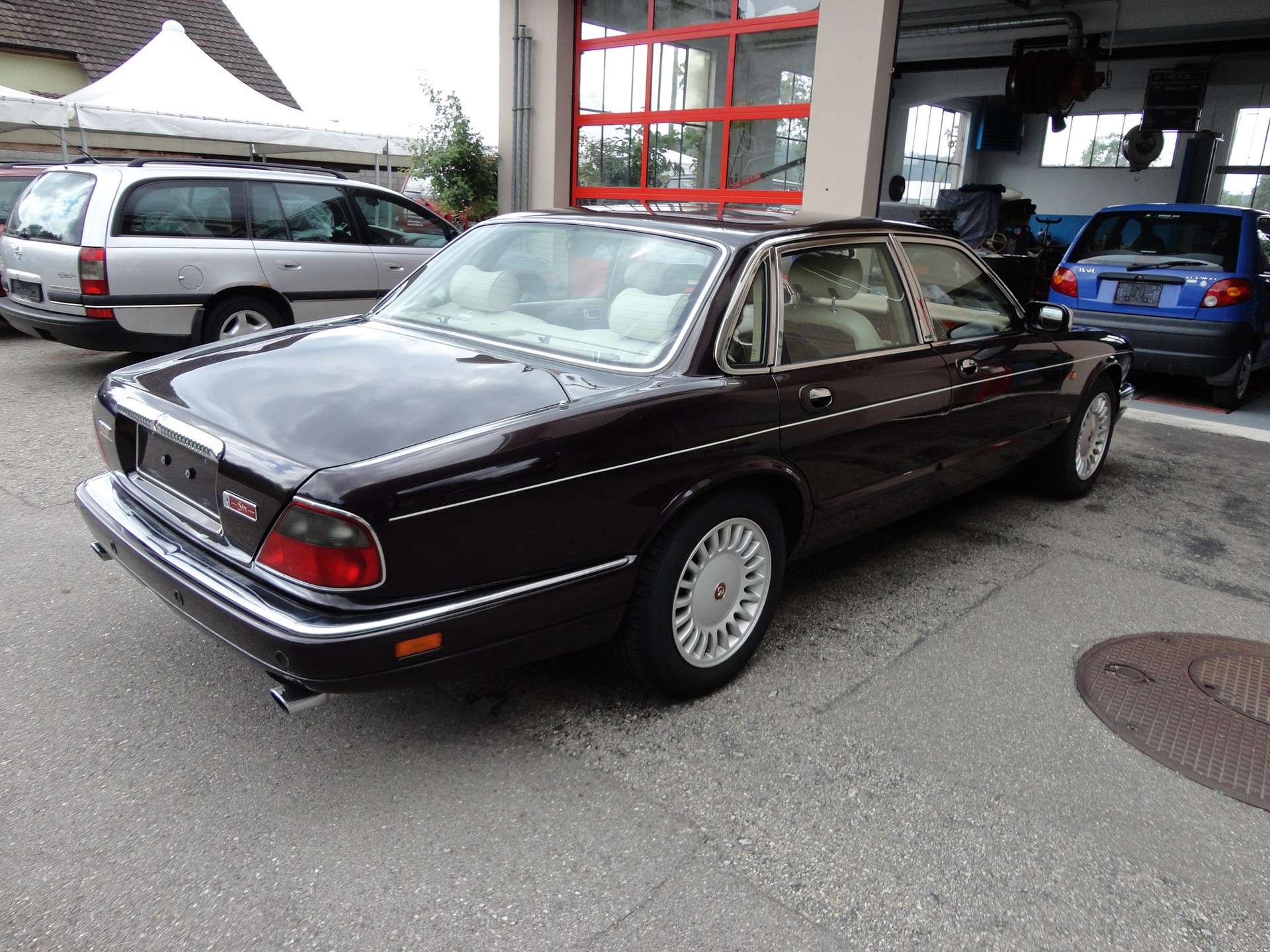 DAIMLER 4.0 Six-image-4